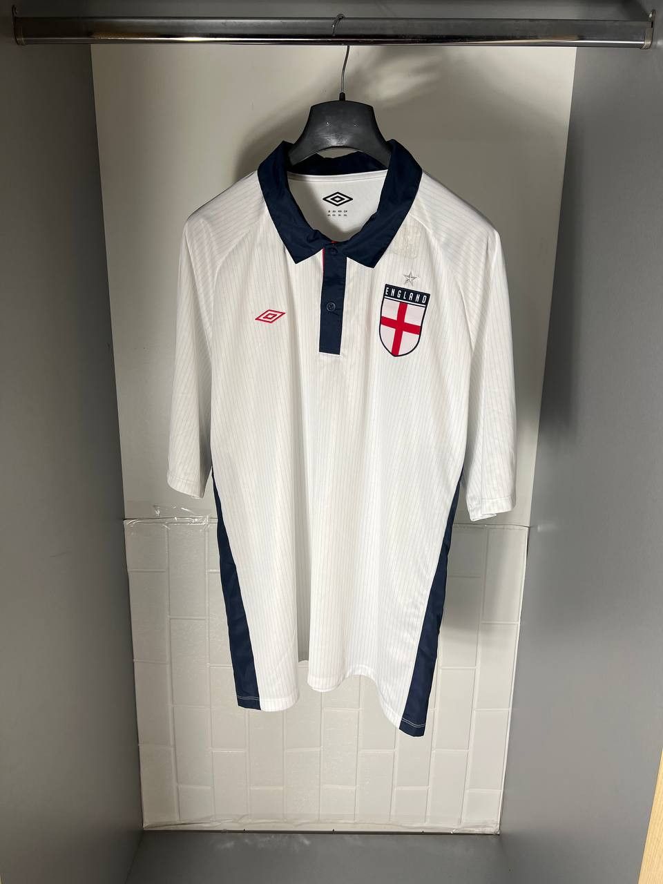 Umbro VINTAGE UMBRO ENGLAND RETRO SOCCER JERSRY MANCHESTER 90s Y2K Size US XXL / EU 58 / 5 - 2 Thumbnail