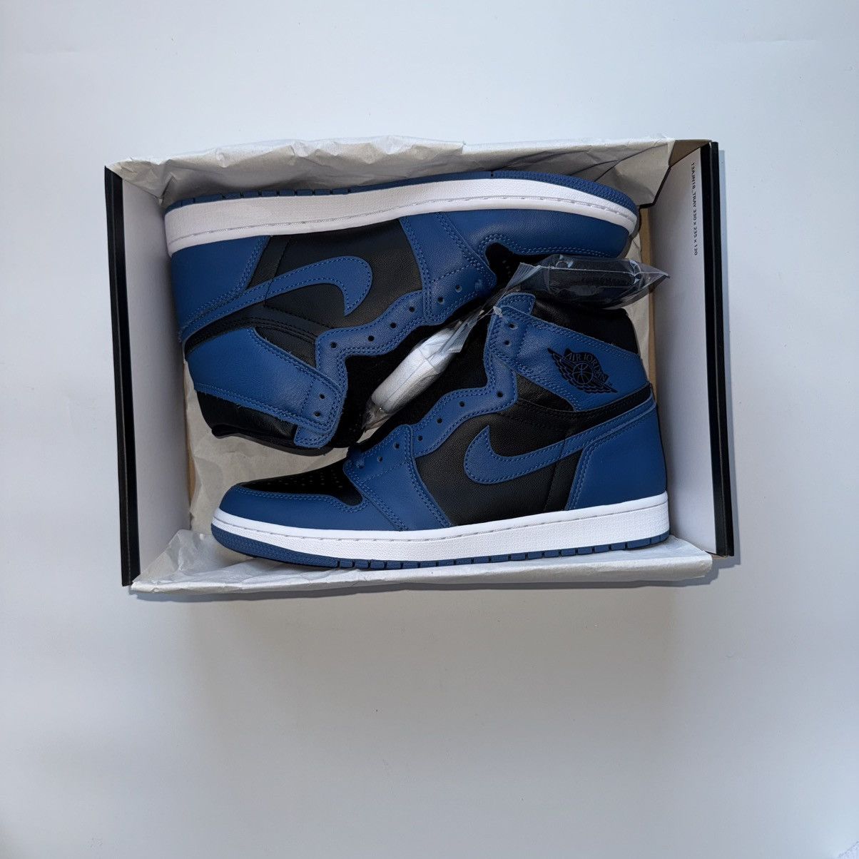 Jordan Brand Jordan 1 Retro High OG Dark Marina Blue Size US 10 / EU 43 - 9 Thumbnail
