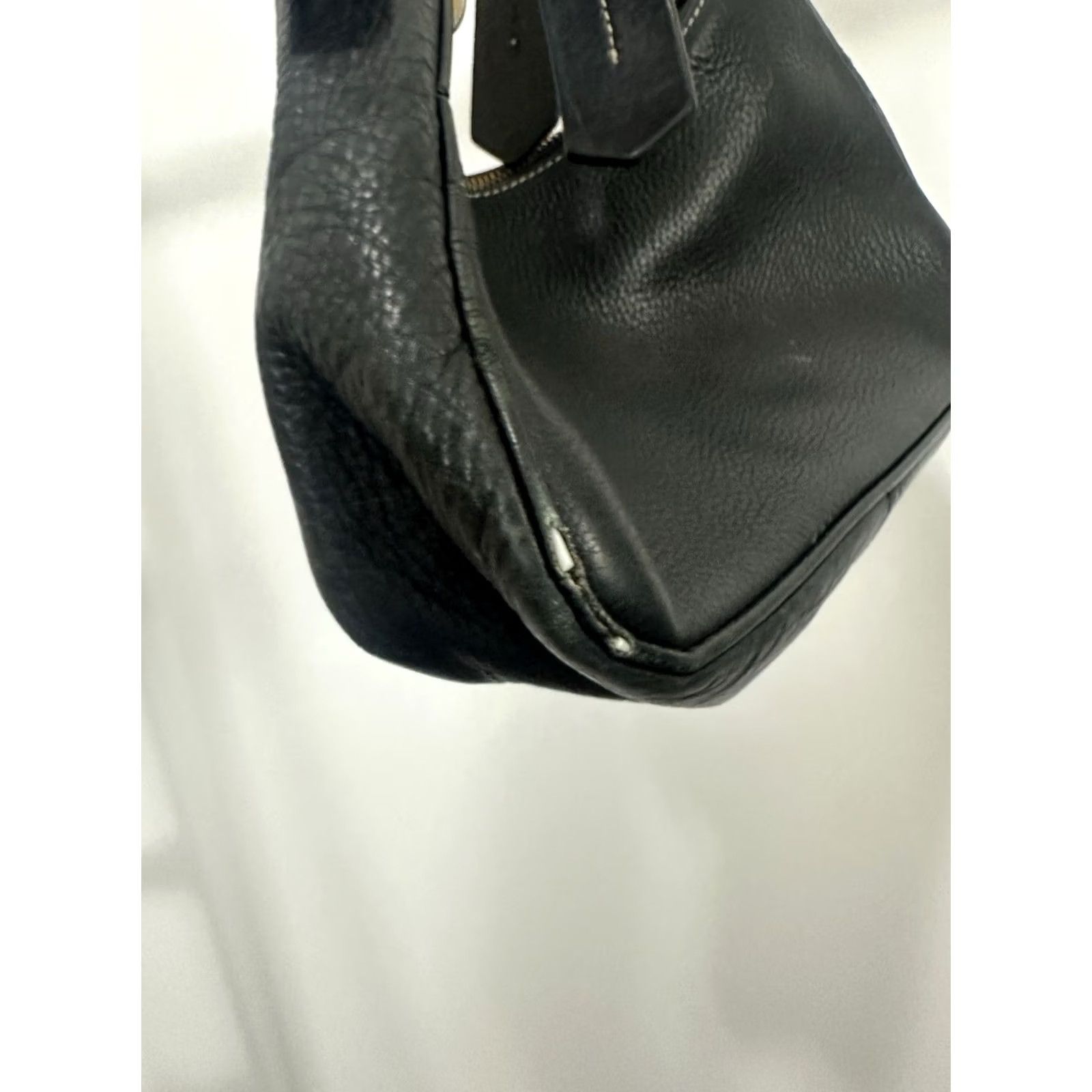 Dooney & Bourke VINTAGE Dooney & Bourke 1975 Black Leather Bag Hand Bag Shoulder Purse Satchel/Top Handle Bag Womens Small Zip Closure Size ONE SIZE - 7 Thumbnail