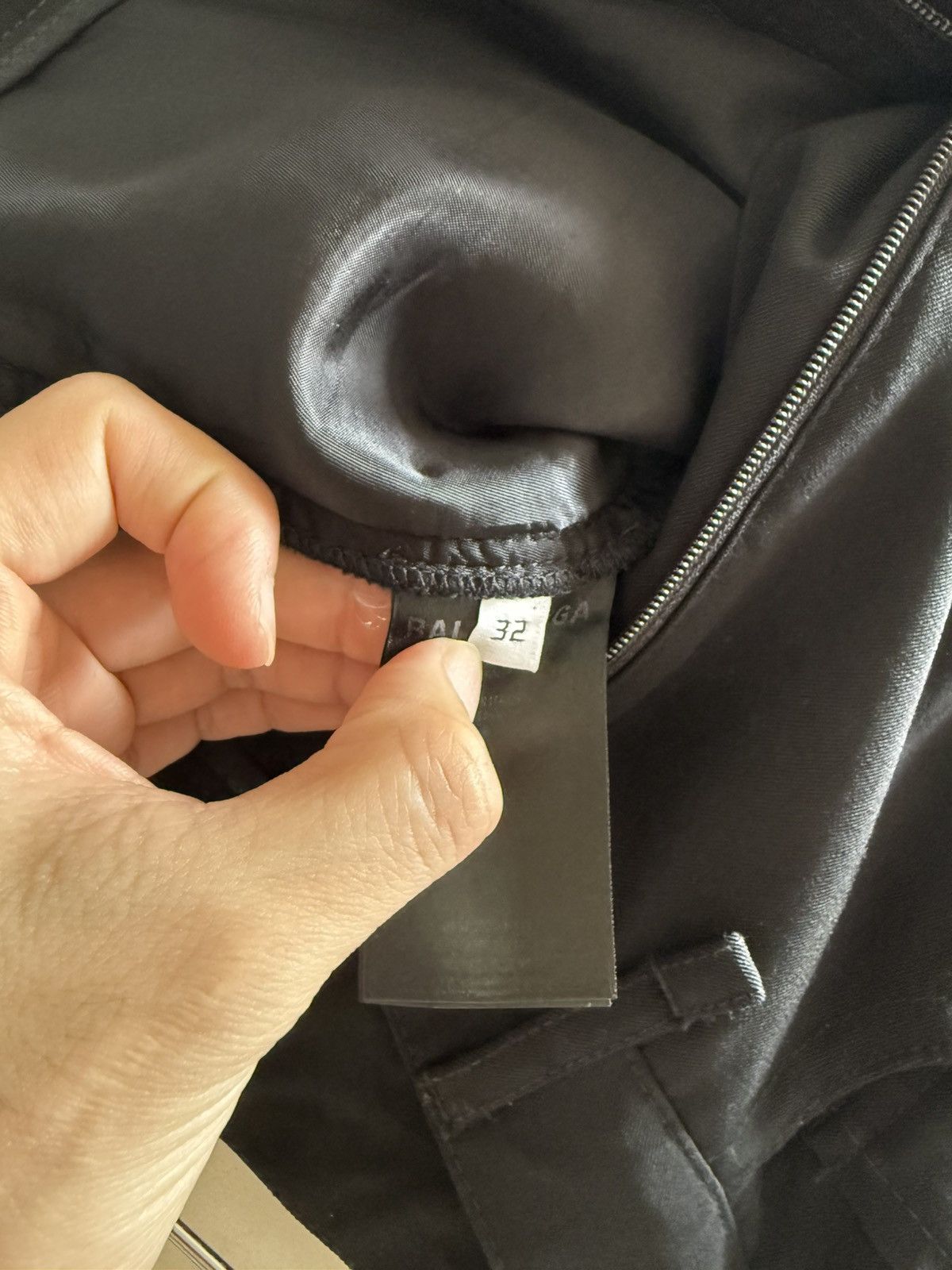 Balenciaga Balenciaga fluid trousers Size US 29 - 5 Thumbnail