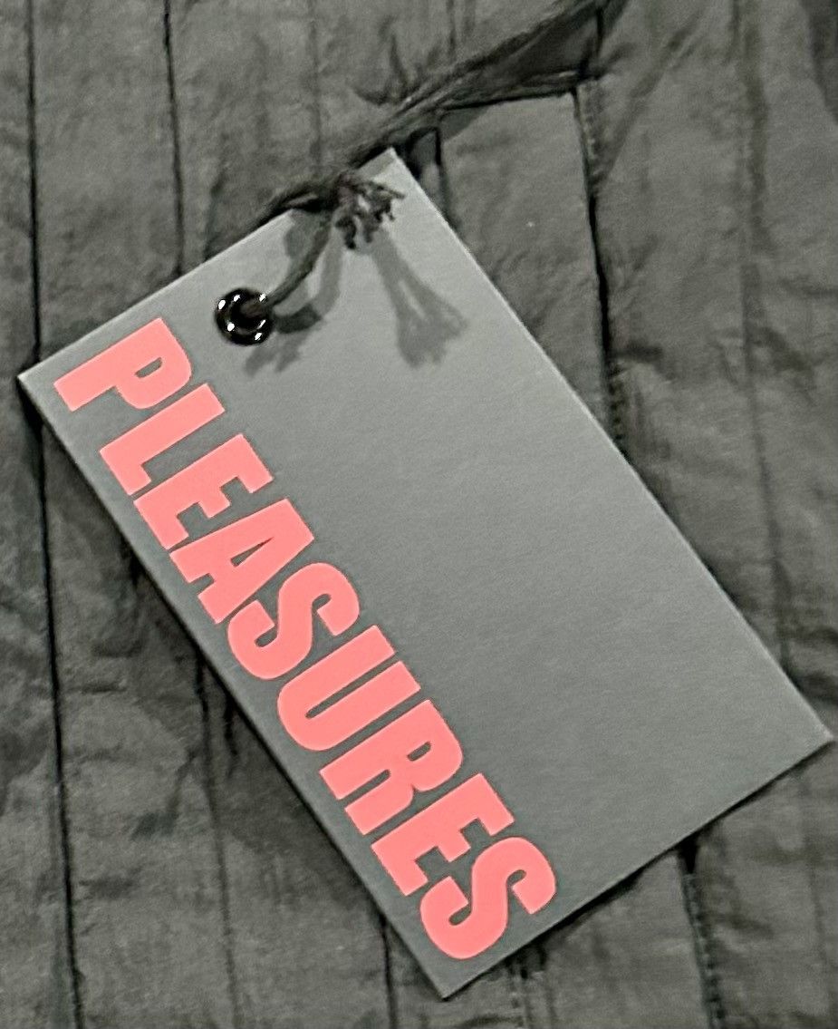 Pleasures PLEASURES Rescue Pleated Track Jacket – Black size large Size US L / EU 52-54 / 3 - 6 Thumbnail