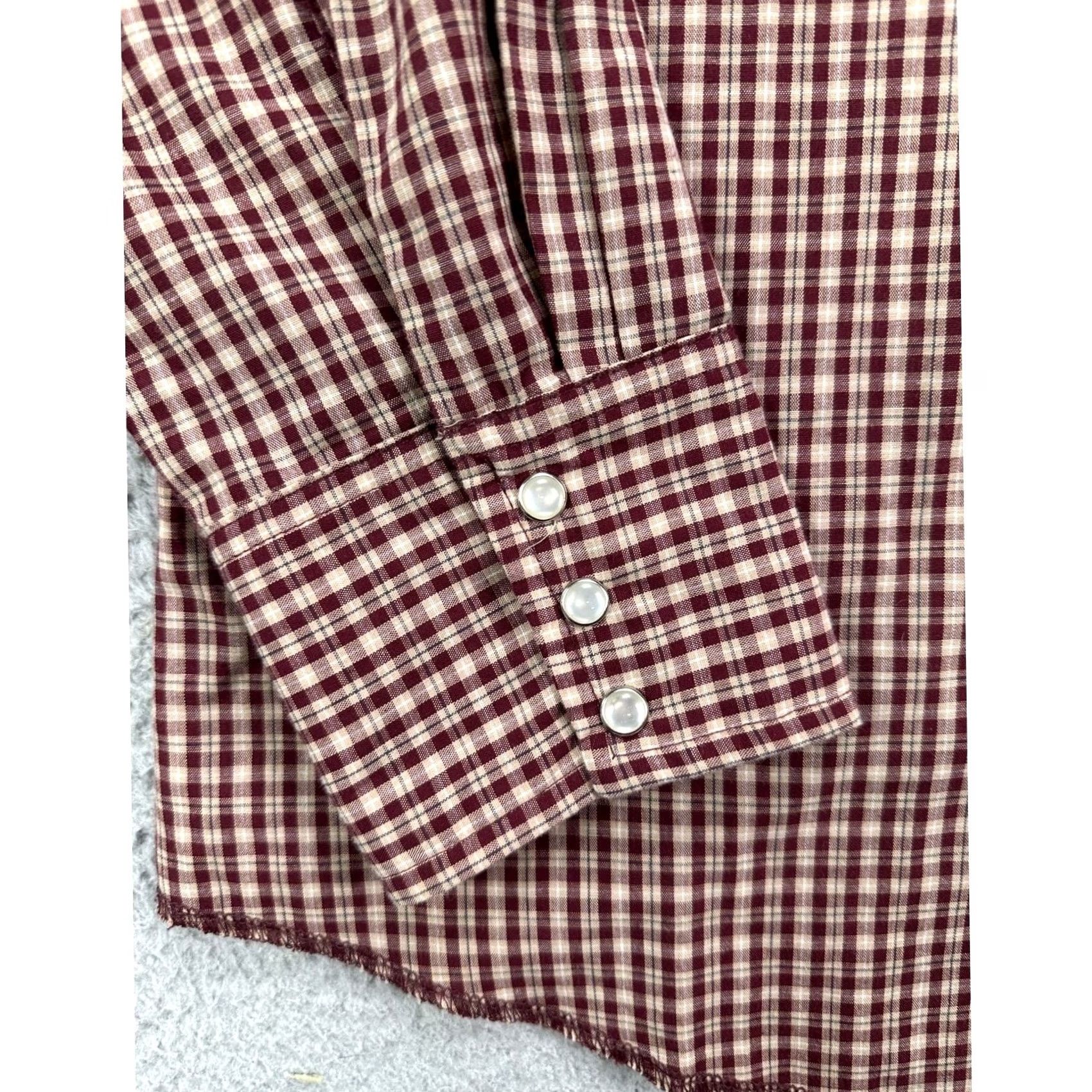 Wrangler Wrangler Western Shirt Mens Large Red Tan Plaid Pearl Snap 2-Flap Pockets EUC Size US L / EU 52-54 / 3 - 7 Thumbnail