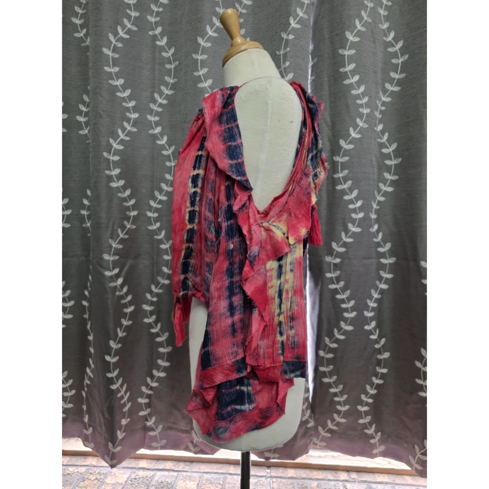 Vintage VINTAGE Shop Neighbor Cropped Blouse Shirt Womens Tie Dye Pink 3/4 Sleeve V-Neck Bell Ruffle Tassel Boho Beach Hippie Summer Spring Fall Size S / US 4 / IT 40 - 2 Thumbnail
