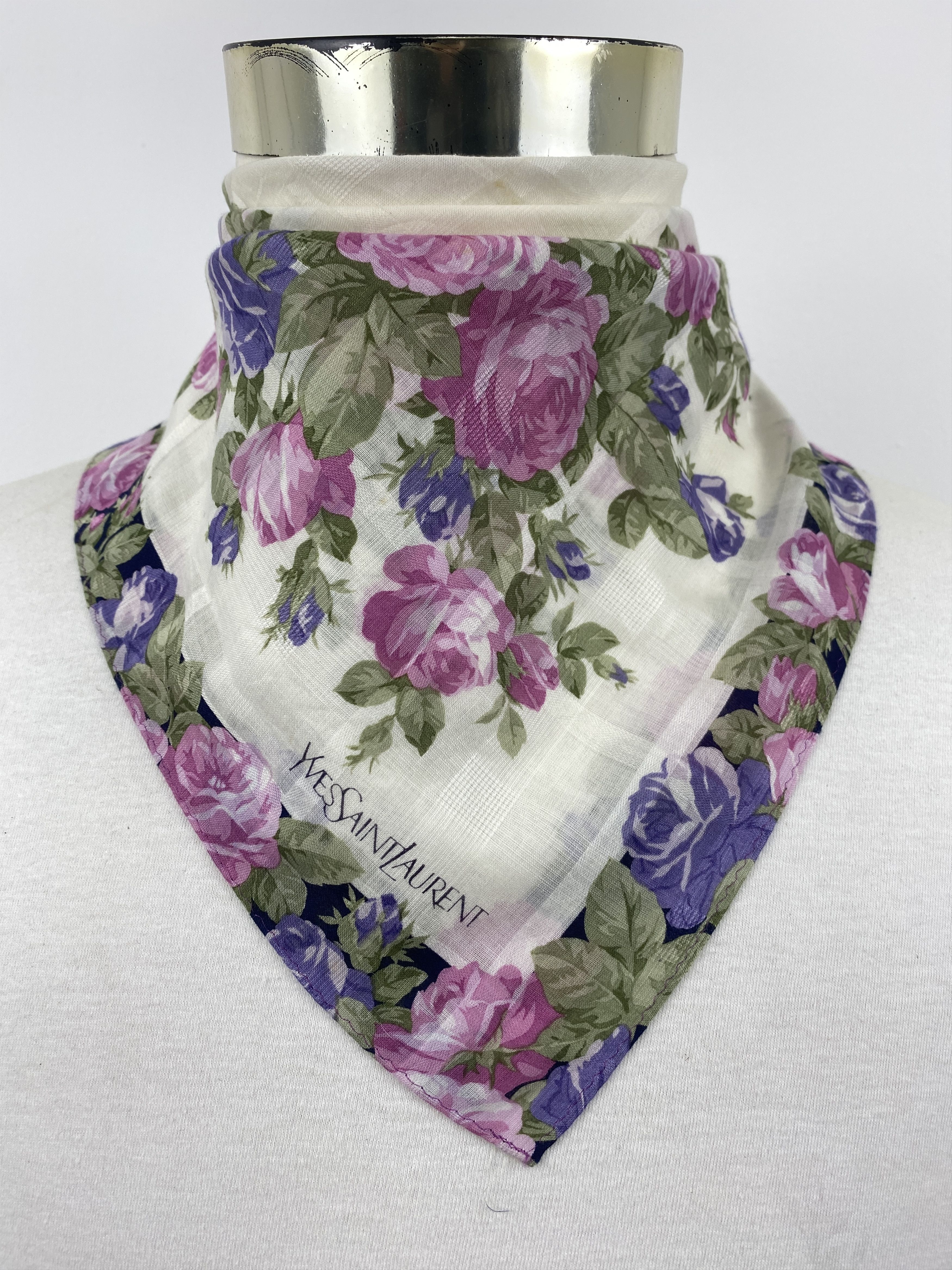 Vintage Yves Saint Laurent Handkerchief / Neckerchief HKC0779 Size ONE SIZE - 1 Thumbnail