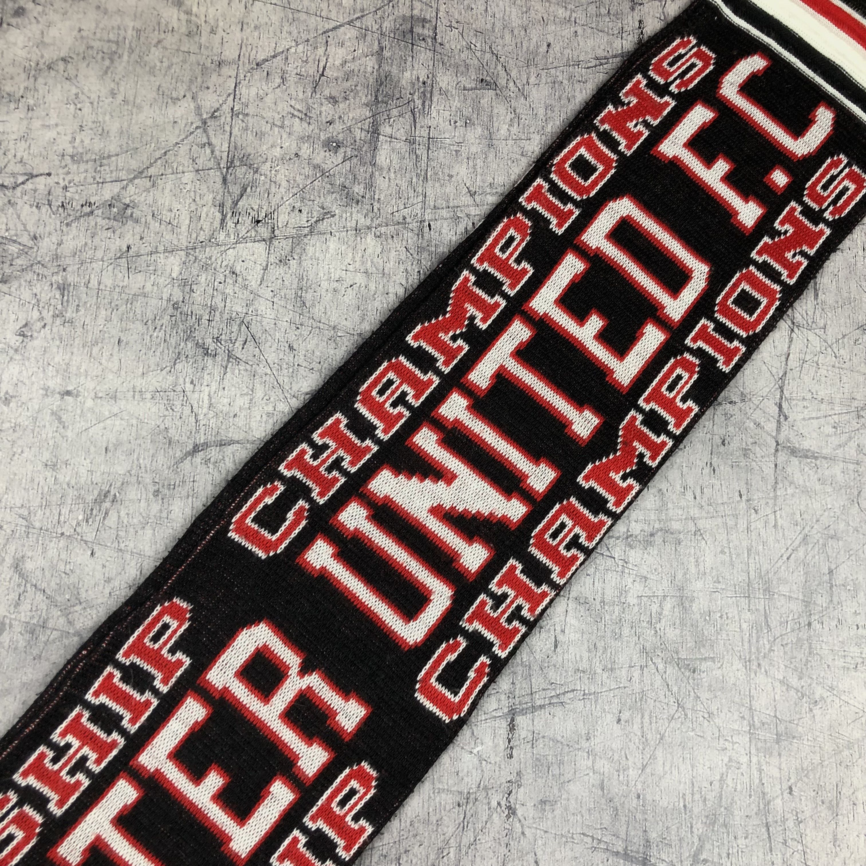 Vintage Manchester United FC 1996-1997 Premiership Scarf Flag Size ONE SIZE - 4 Thumbnail