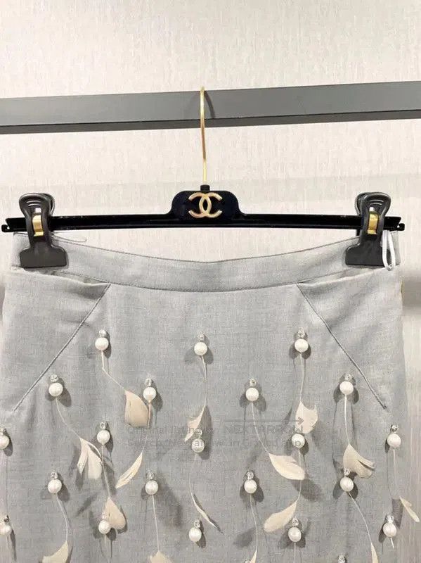 Burberry Burberry Gray Wool Women's Pencil Skirt. Size 27" / US 4 / IT 40 - 1 Thumbnail