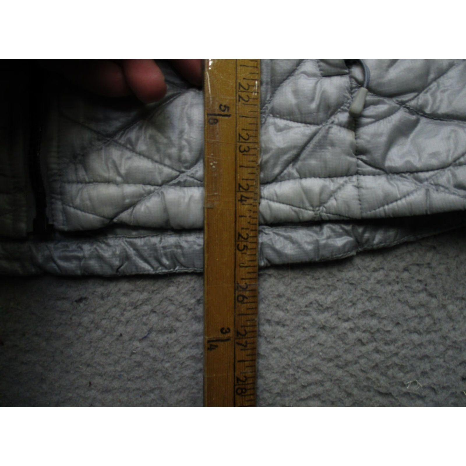 The North Face VINTAGE? No. The North Face Vest Womens M Gray ThermoBall Quilted Puffer Insulated Hiking Size M / US 6-8 / IT 42-44 - 4 Thumbnail