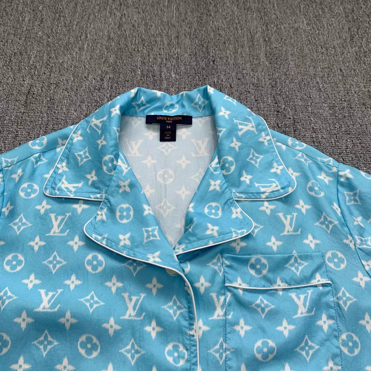 Louis Vuitton LV Blue Monogram Silk Short Sleeve Shirt 34 Size XS / US 0-2 / IT 36-38 - 7 Thumbnail