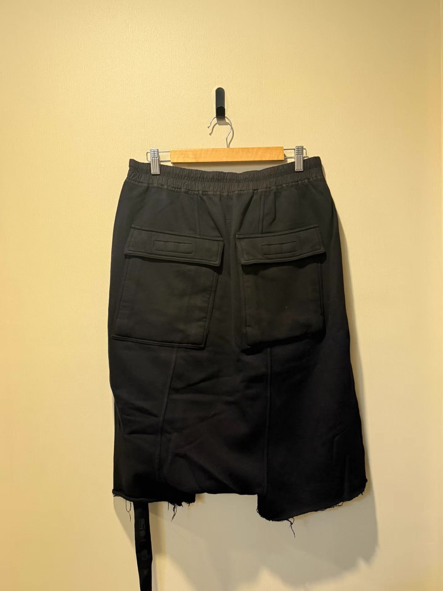 Rick Owens Rick Owens black drop-crotch shorts with streamers Ｑ20 Size US 32 / EU 48 - 2 Thumbnail