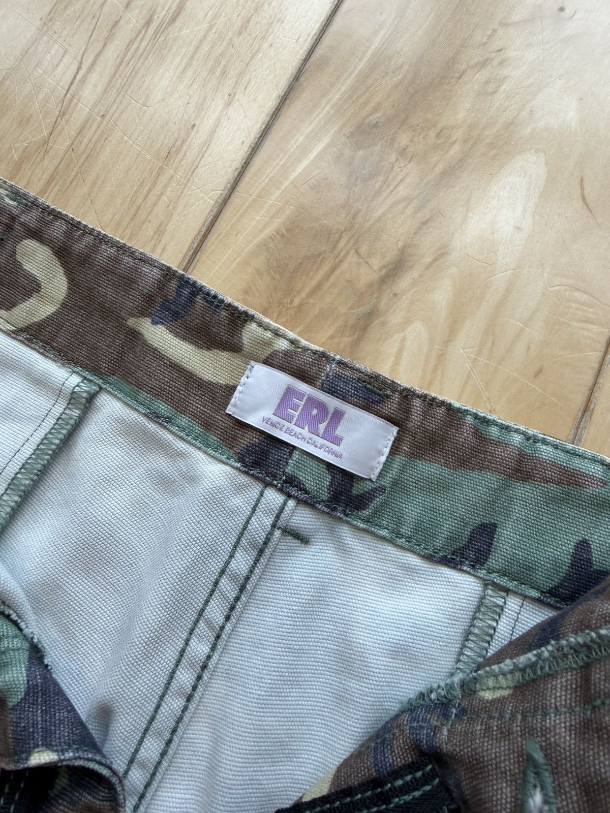 ERL Camo Cargo Shorts Size US 34 / EU 50 - 2 Thumbnail