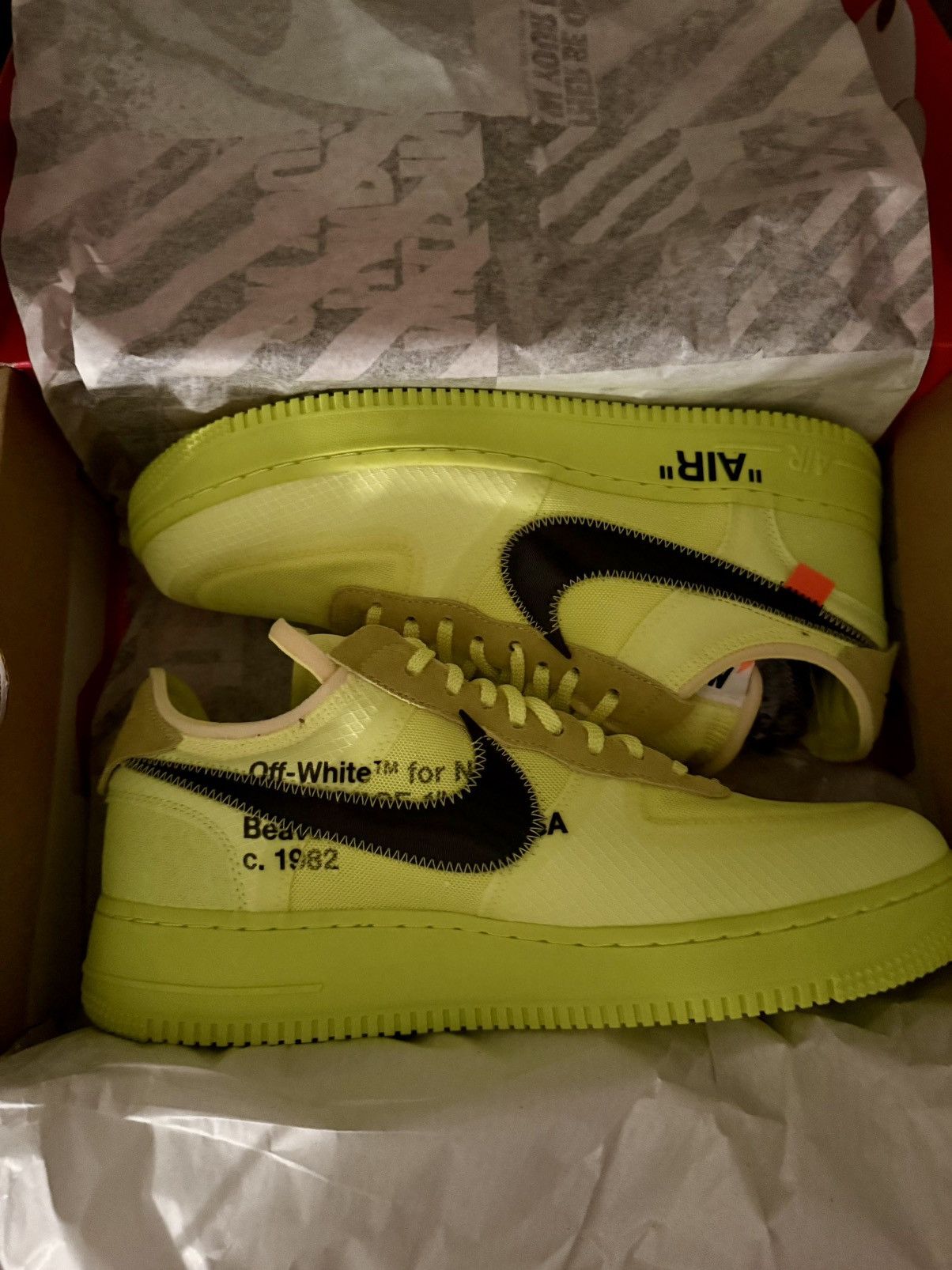 Nike Size 10.5 - Nike Air Force 1 Low Off-White Volt (2018) / DS Size US 10.5 / EU 43-44 - 11 Thumbnail