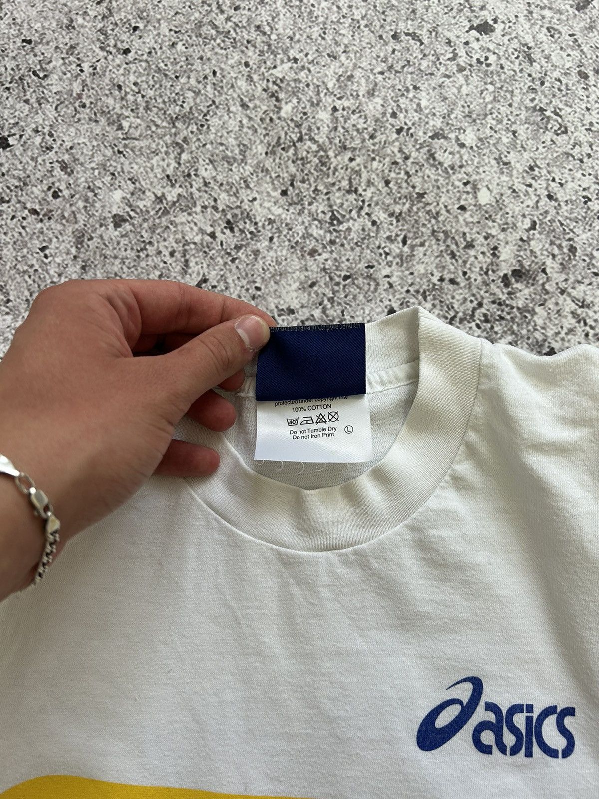 Asics × Japanese Brand × Vintage Vintage 90s 1999 ASICS The Flora London Marathon T-Shirt Size US S / EU 44-46 / 1 - 21 Thumbnail