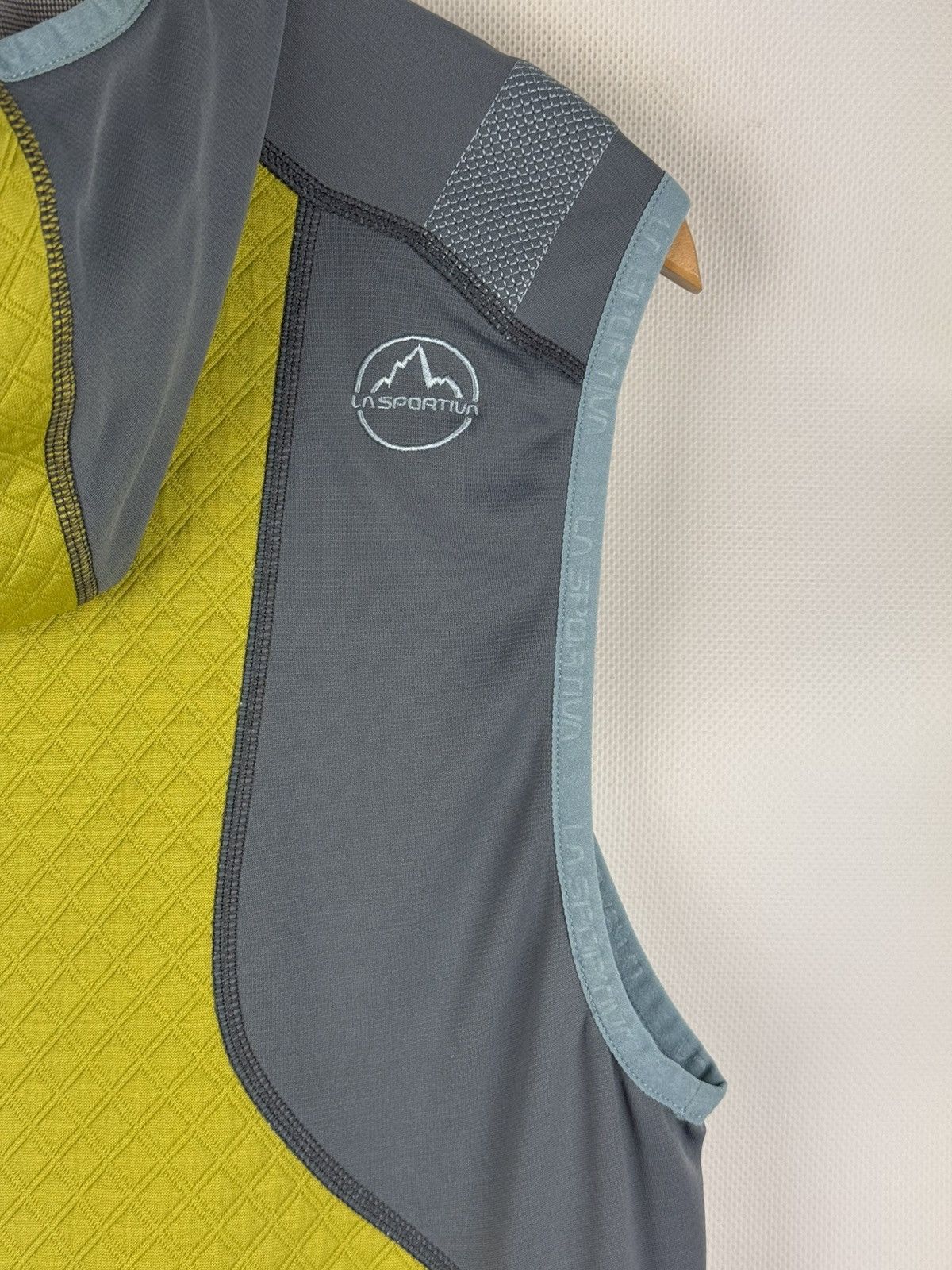 La Sportiva La Sportiva AW1718 Outdoor Hooded Dimension Vest Waistcoat Size US M / EU 48-50 / 2 - 24 Thumbnail