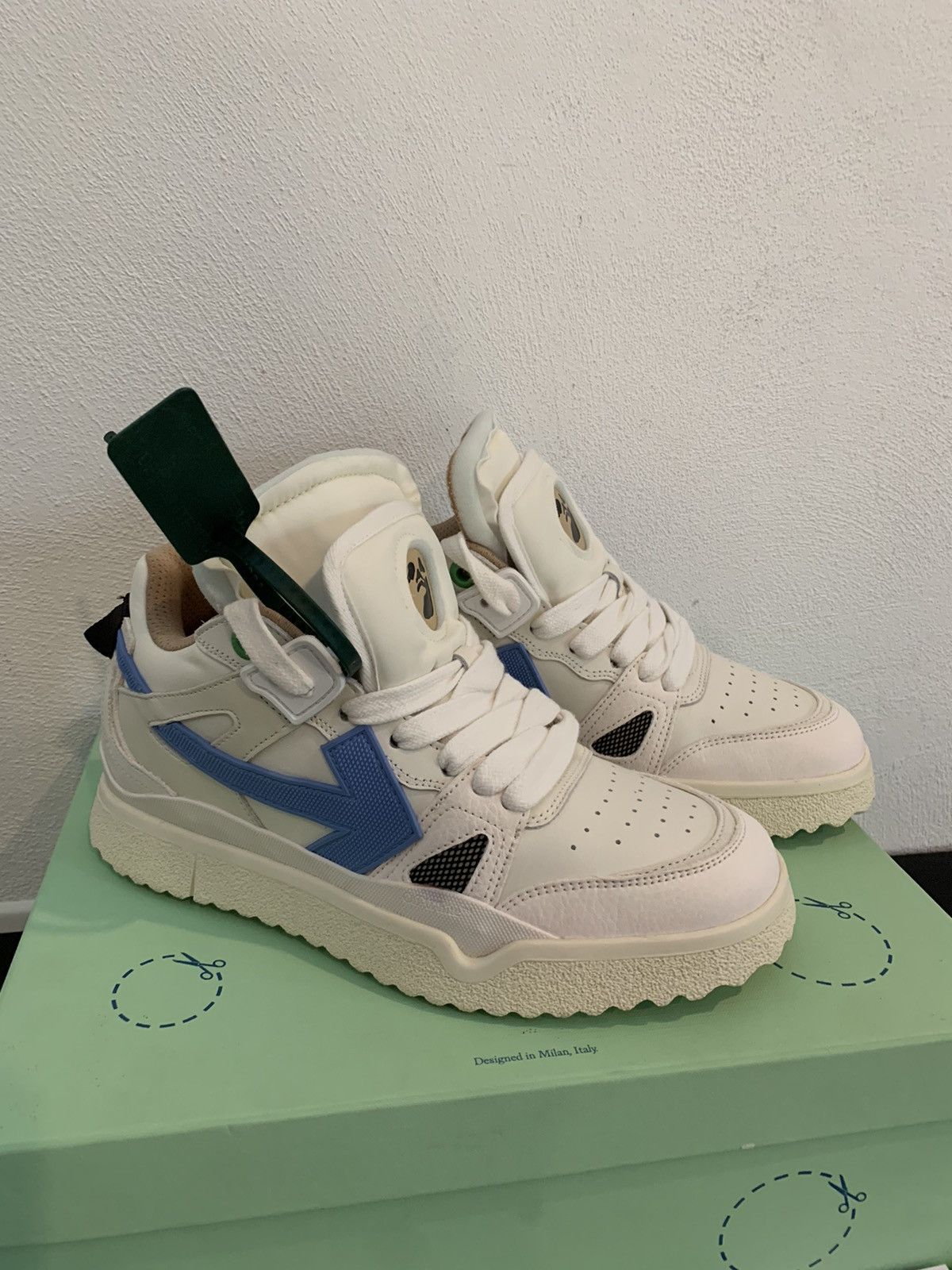 Off-White Off-White MidTop Sponge SNKRS Pristine Size US 7 / EU 40 - 12 Thumbnail