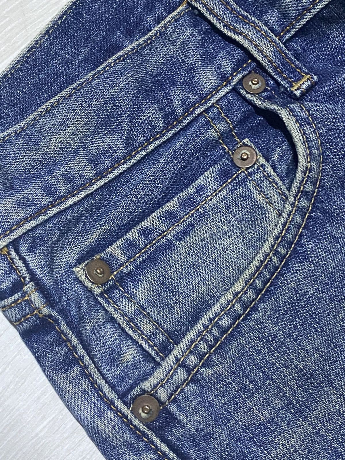 Uniqlo Vintage Uniqlo UJ Repair Faded Wash Distressed Loose Jeans Size US 33 - 7 Thumbnail