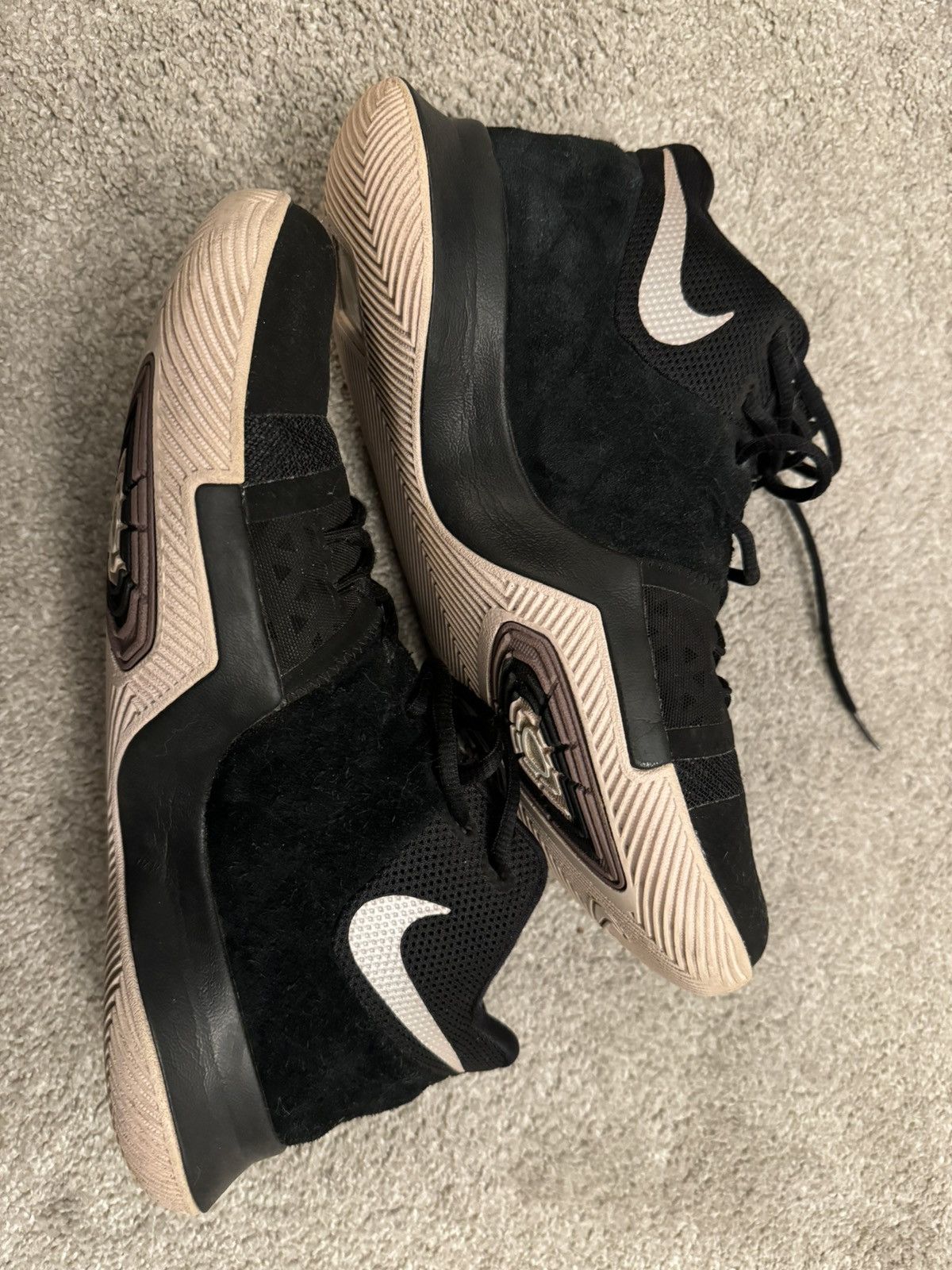 Nike Nike Kyrie 3 Black Suede Size US 9.5 / EU 42-43 - 7 Thumbnail