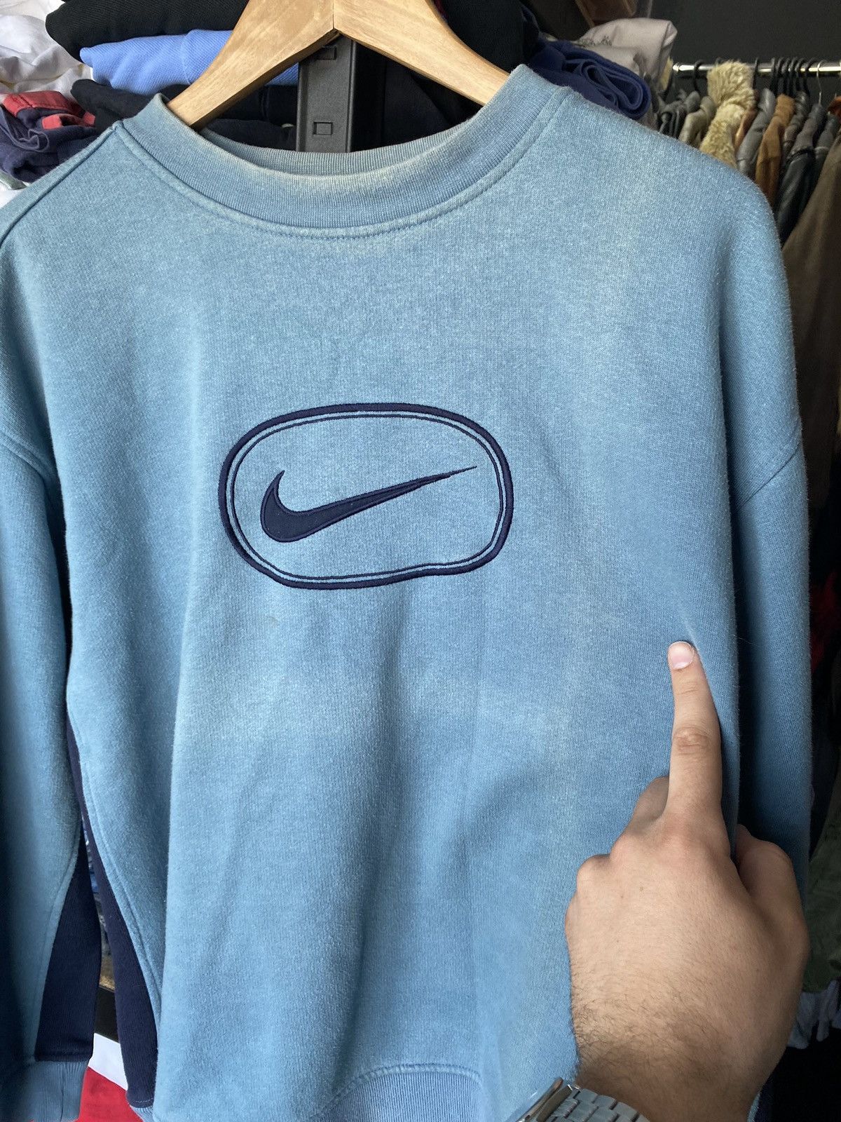 Nike × Vintage 🔥Nike Vntg Sun Faded Washed Blue Swoosh Big Logo Sweatshirt Size US L / EU 52-54 / 3 - 3 Thumbnail