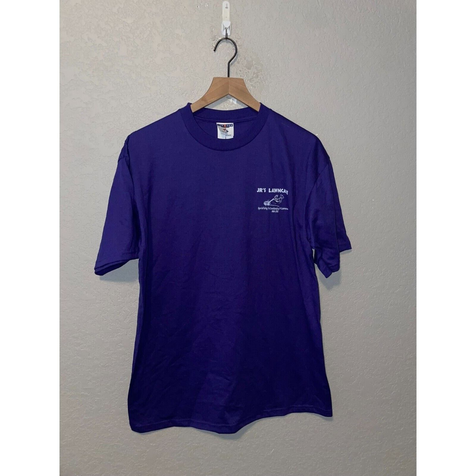 Jerzees Vintage Lawnmowing Shirt Jr's Lawncare Landscaping Tee 90s Size US L / EU 52-54 / 3 - 1 Thumbnail