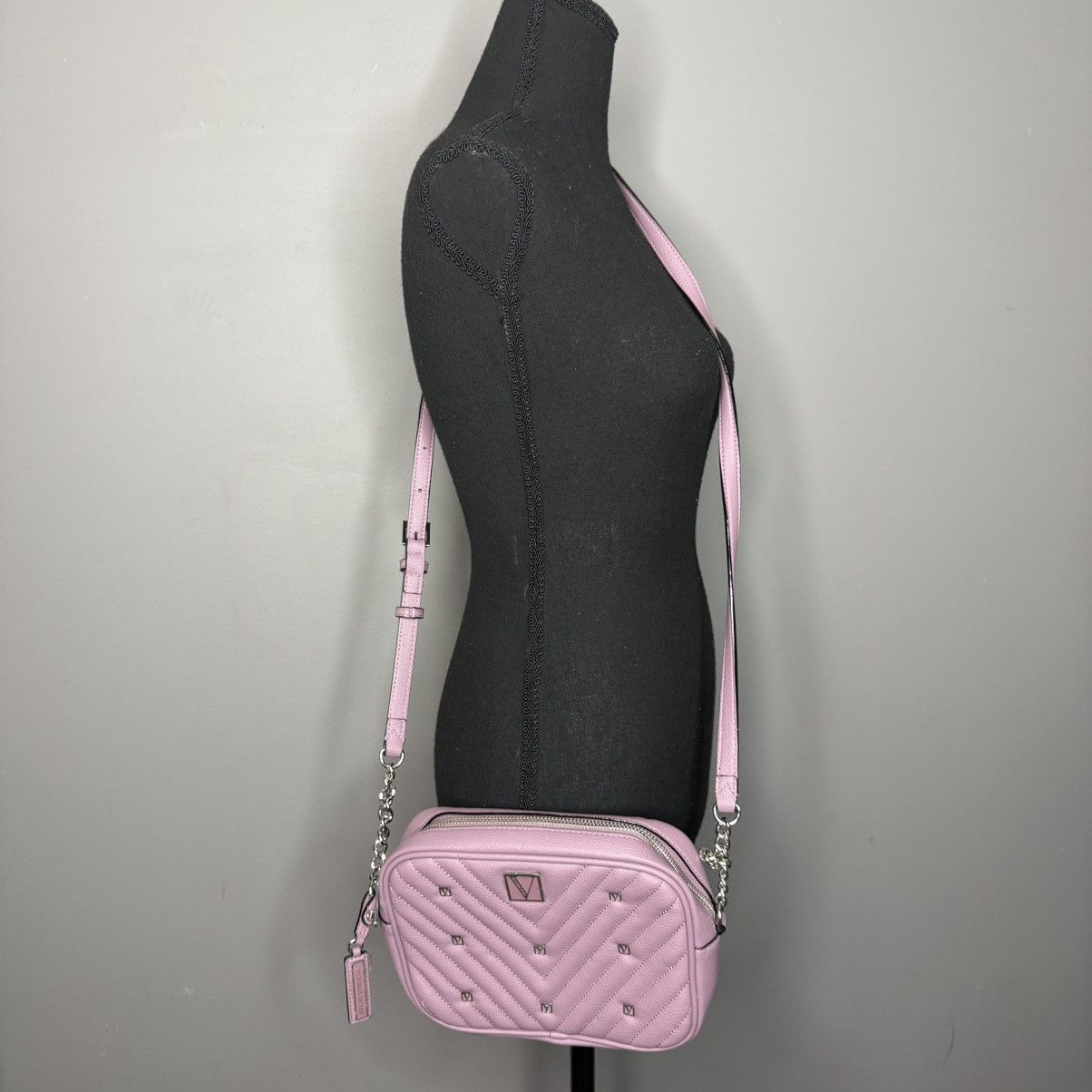 Victoria's Secret Victoria's Secret Lavender Quilted Crossbody Bag with Silver Size ONE SIZE - 8 Thumbnail