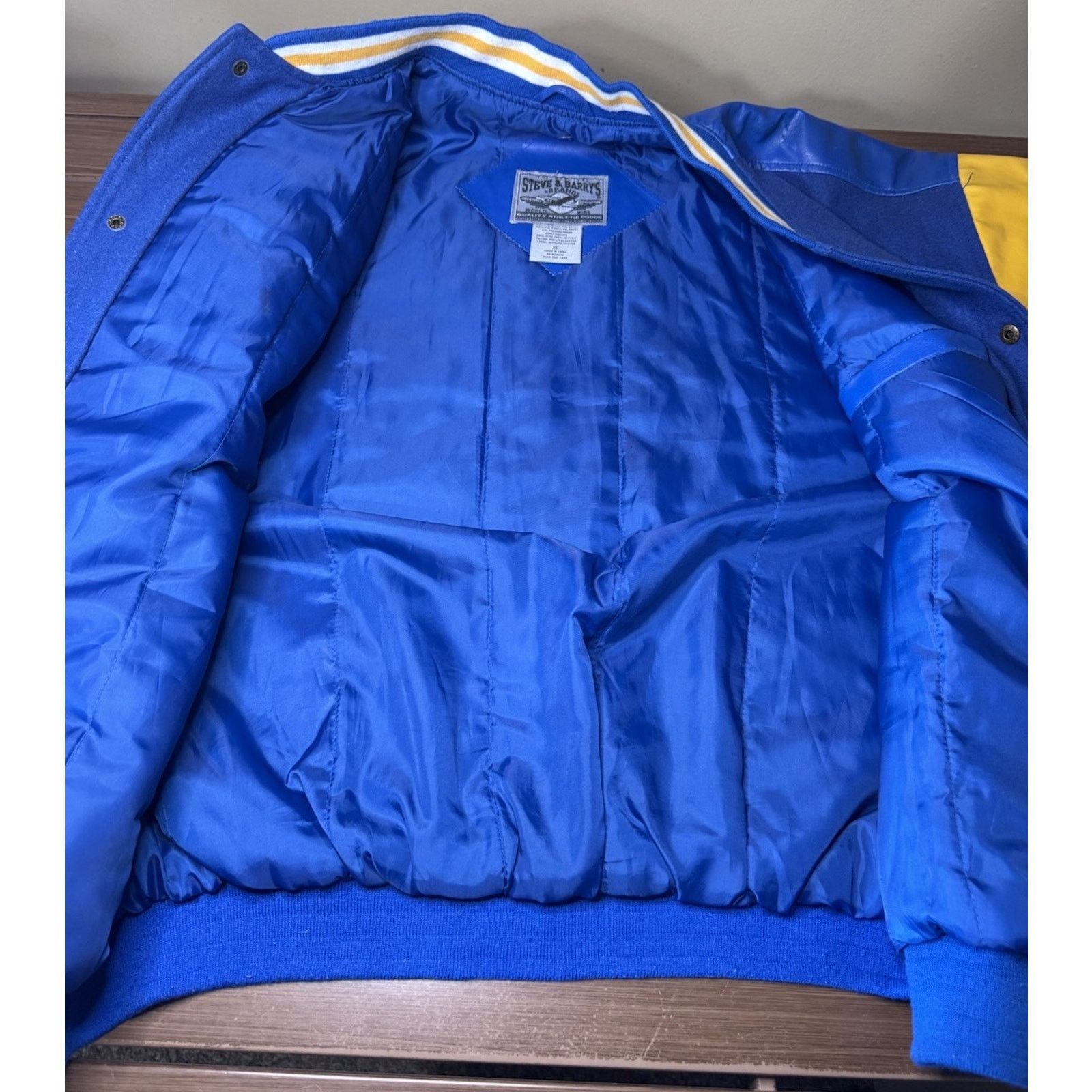 Steve And Barrys Vintage Steve & Barry’s UCLA Bruins Varsity Jacket XL Bomber Size US XL / EU 56 / 4 - 8 Thumbnail