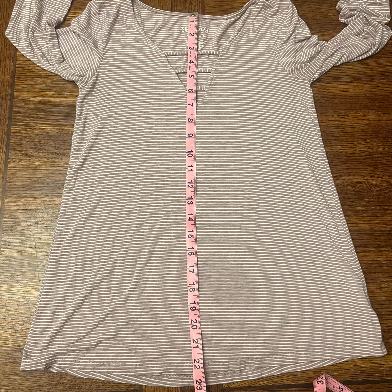 American Eagle Outfitters Vintage American Eagle Soft & Sexy Bell Sleeve Top Size XS Size XS / US 0-2 / IT 36-38 - 8 Thumbnail