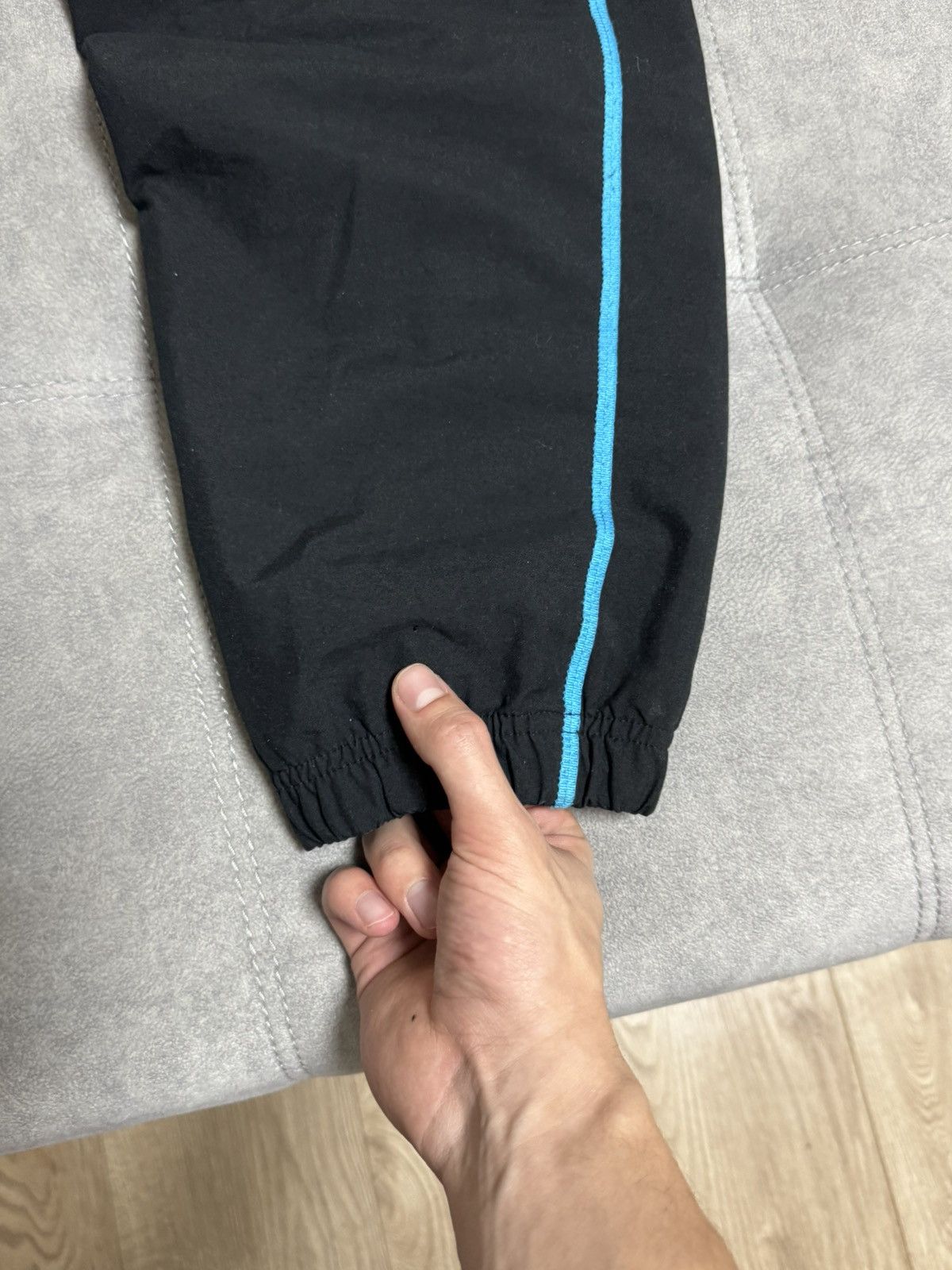 Nike Vintage Nike Nylon Baggy Pants Black Sweatpants Men’s Size S Size US 30 / EU 46 - 12 Thumbnail