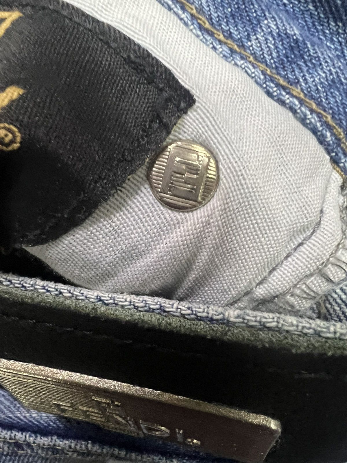 Fendi Vintage Fendi jeans bootcut washed denim 80s Size 27" / US 4 / IT 40 - 13 Thumbnail