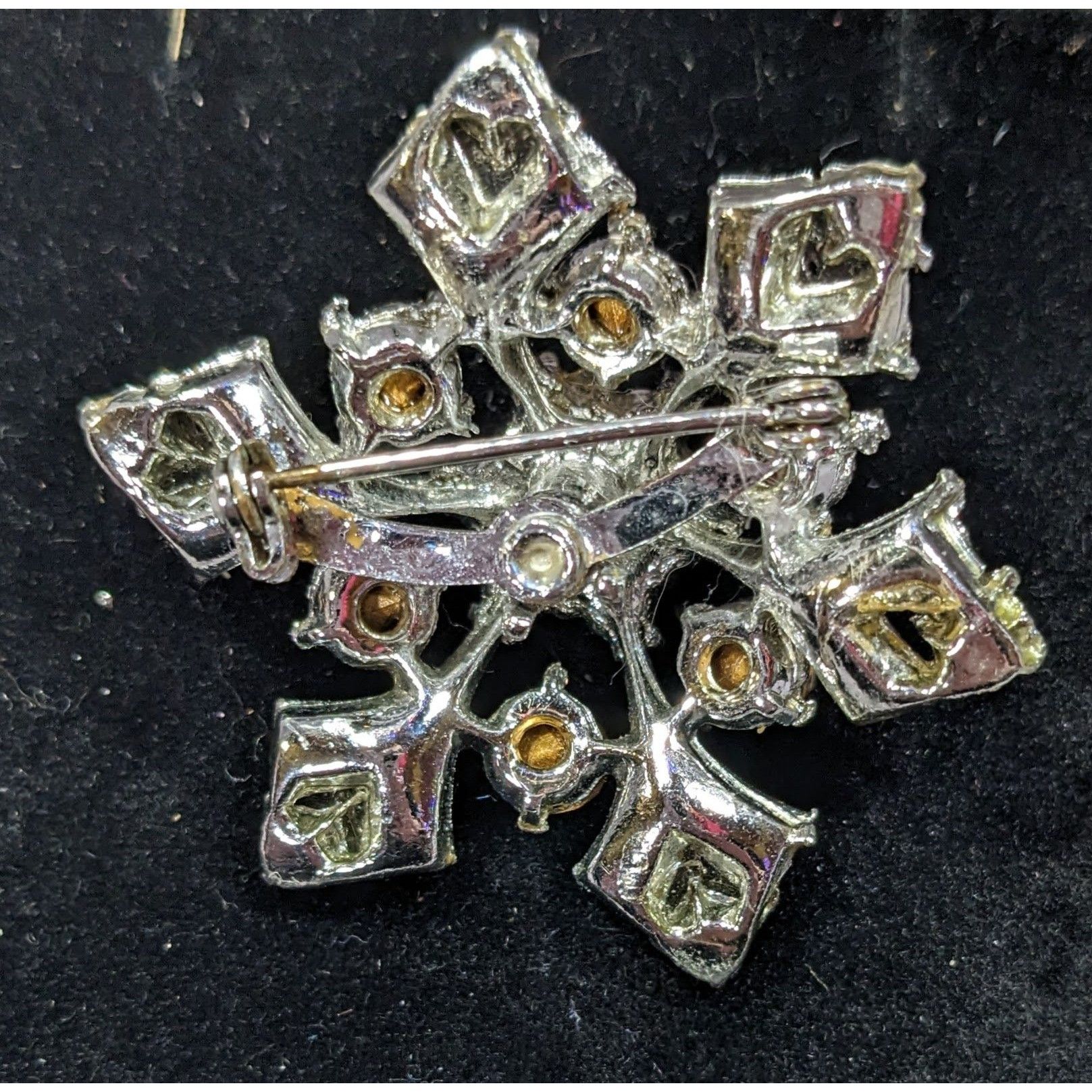 Other Vintage Glam Chunky Silver Tone Rhinestone Snowflake Brooch Size ONE SIZE - 4 Thumbnail