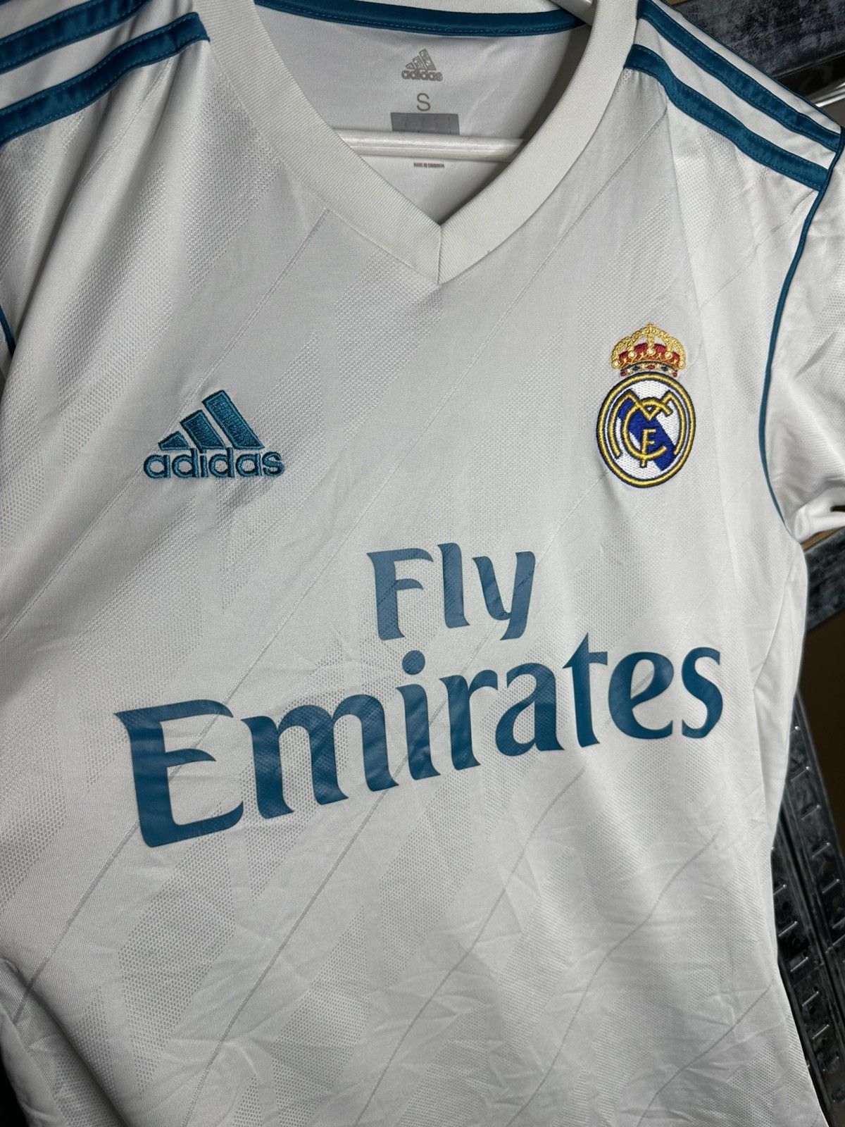 Adidas REAL MADRID 2017 2018 HOME FOOTBALL SHIRT SOCCER S ADIDAS Size US S / EU 44-46 / 1 - 3 Thumbnail