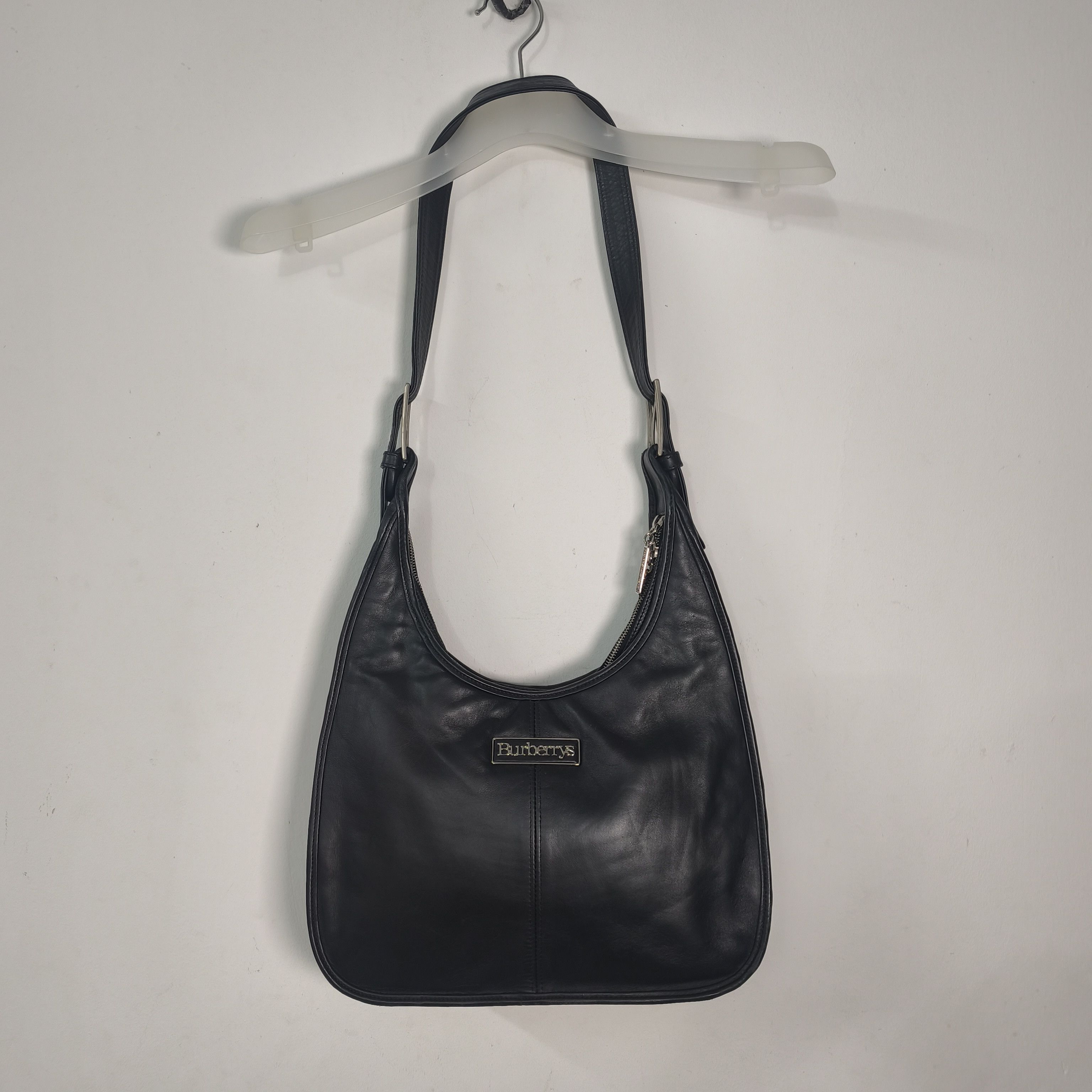 RARE VINTAGE BURBERRYS BLACK LEATHER SHOULDER BAG — ARCHIVE