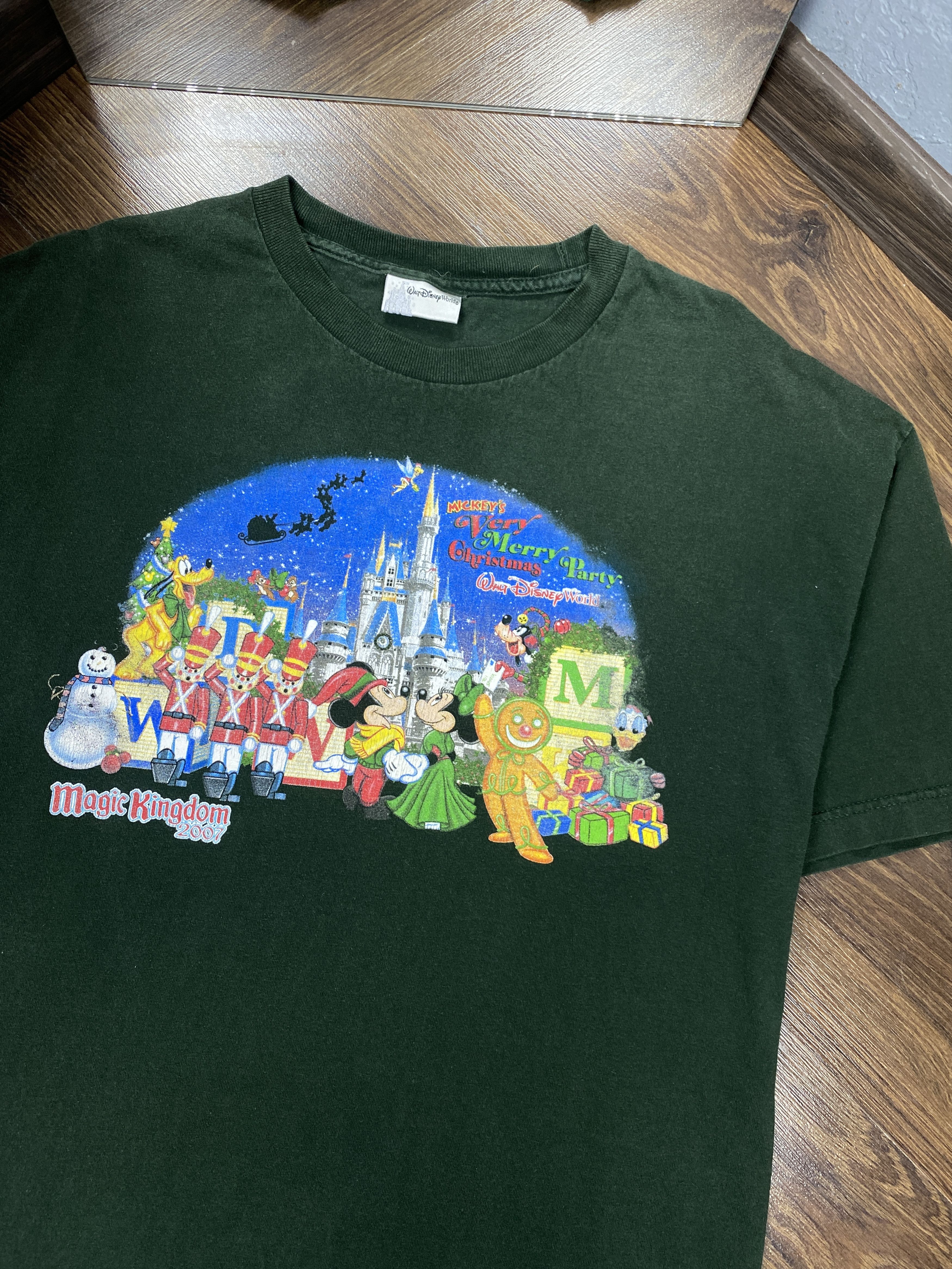 Disney Disney 2007 vintage t-shirt Size US XL / EU 56 / 4 - 2 Thumbnail