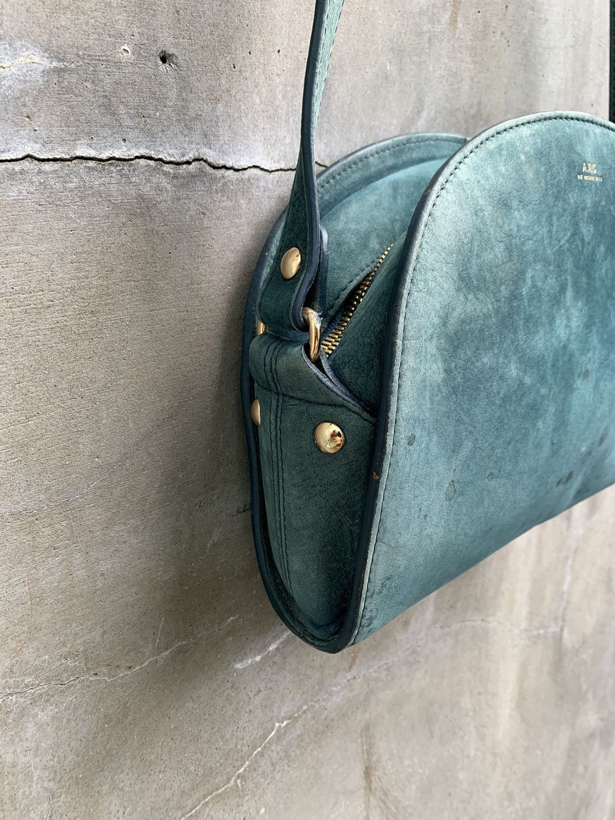 A.P.C. Sac Demi Lune Suede Shoulder Bag Size ONE SIZE - 4 Thumbnail