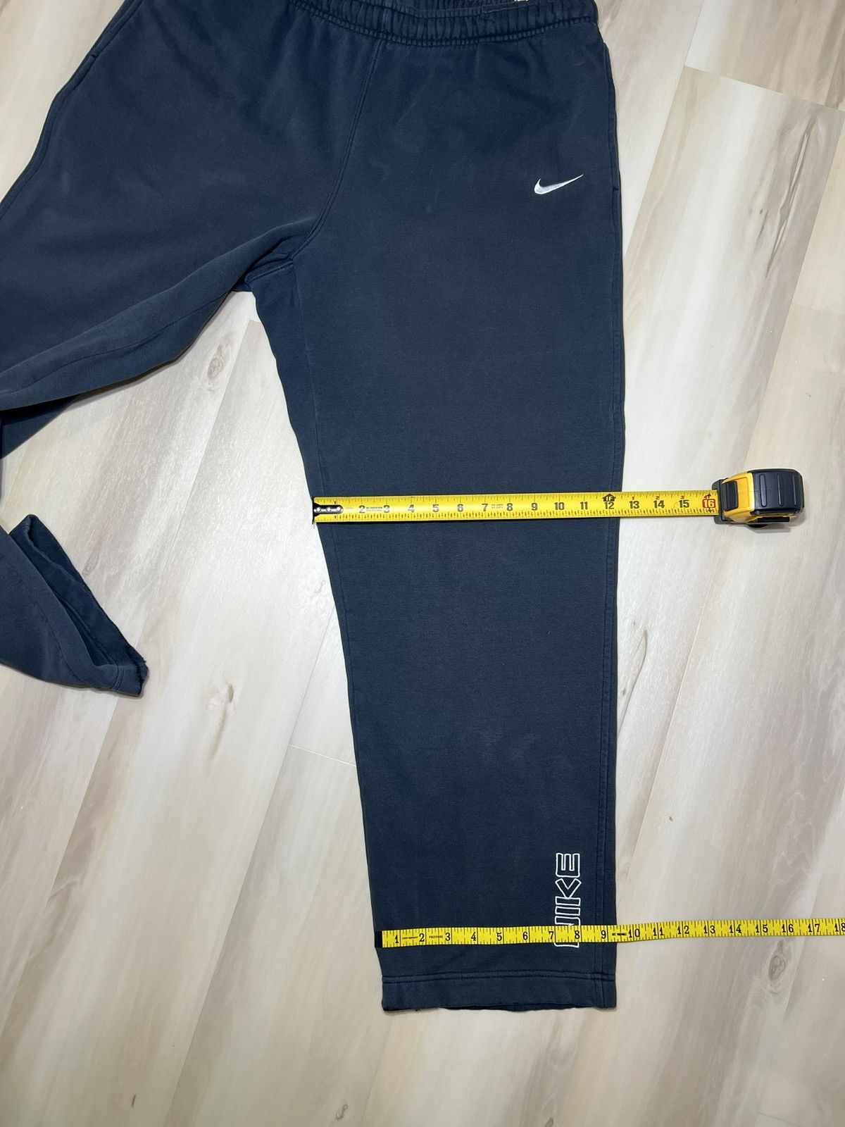 Nike Y2K Nike Sweatpants Embroidered Swoosh Grey Tag Faded Sz L Size US 32 / EU 48 - 6 Thumbnail