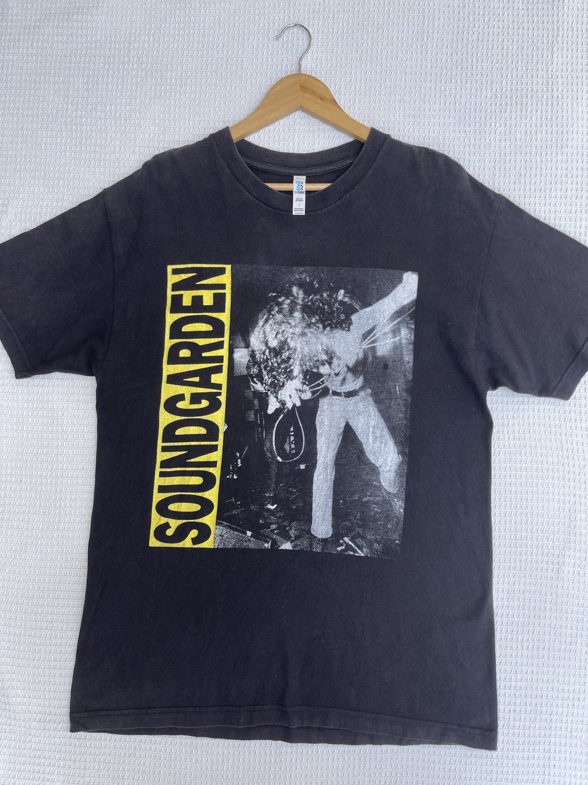 Band Tees Last Drop🔥Rare🔥Vintage Soundgarden Promo Faded Grunge Tee Size US L / EU 52-54 / 3 - 7 Thumbnail
