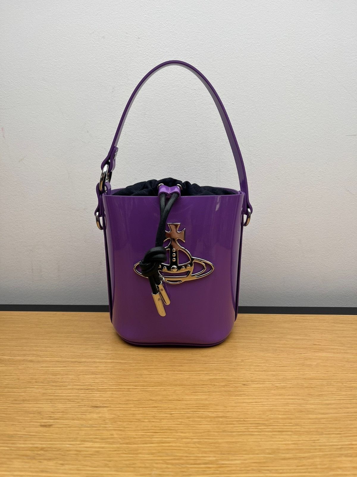 Vivienne Westwood o1f1d3z0625 Size: OS / Daisy Bucket Bag in Purple Size ONE SIZE - 1 Preview