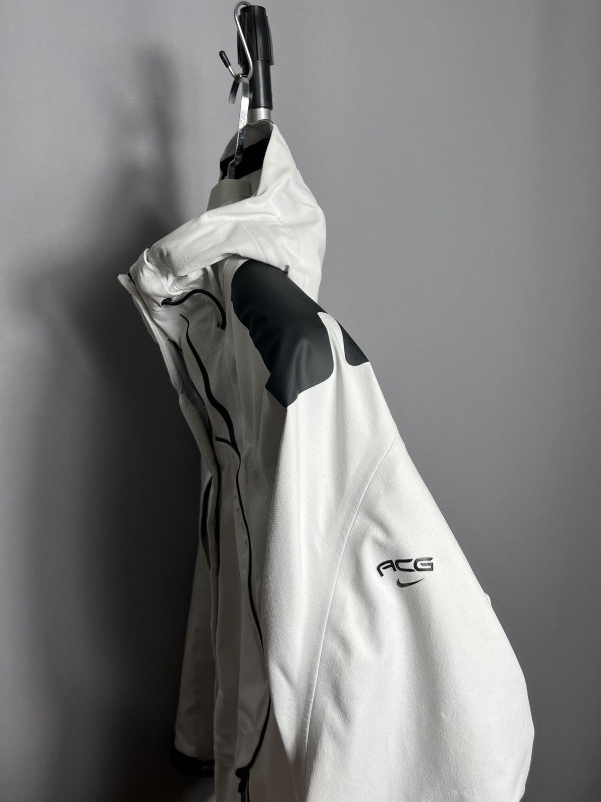 Vintage 00s NIKE ACG Women's RECCO Ski Jacket Gore-Tex White Size L / US 10 / IT 46 - 10 Thumbnail