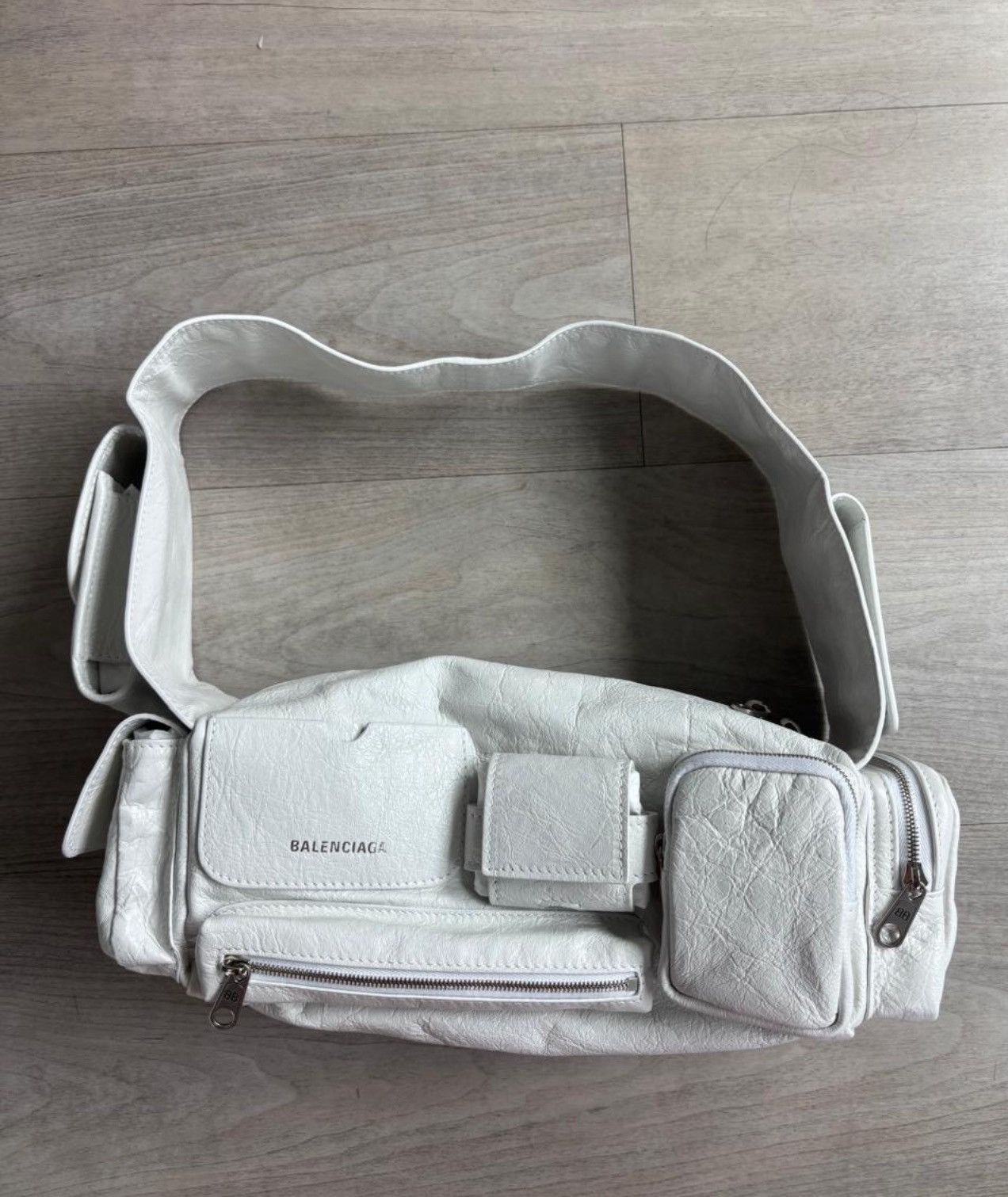 Balenciaga Balenciaga Superbusy XS Sling Bag Calfskin Optic White SHW Size ONE SIZE - 4 Thumbnail
