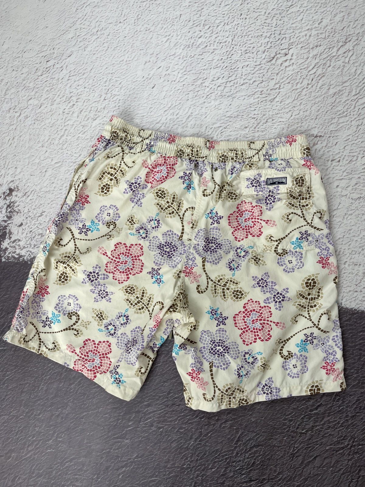 Vilebrequin Vilevrequin beige floral flower pattern swim shorts Size US 36 / EU 52 - 2 Thumbnail