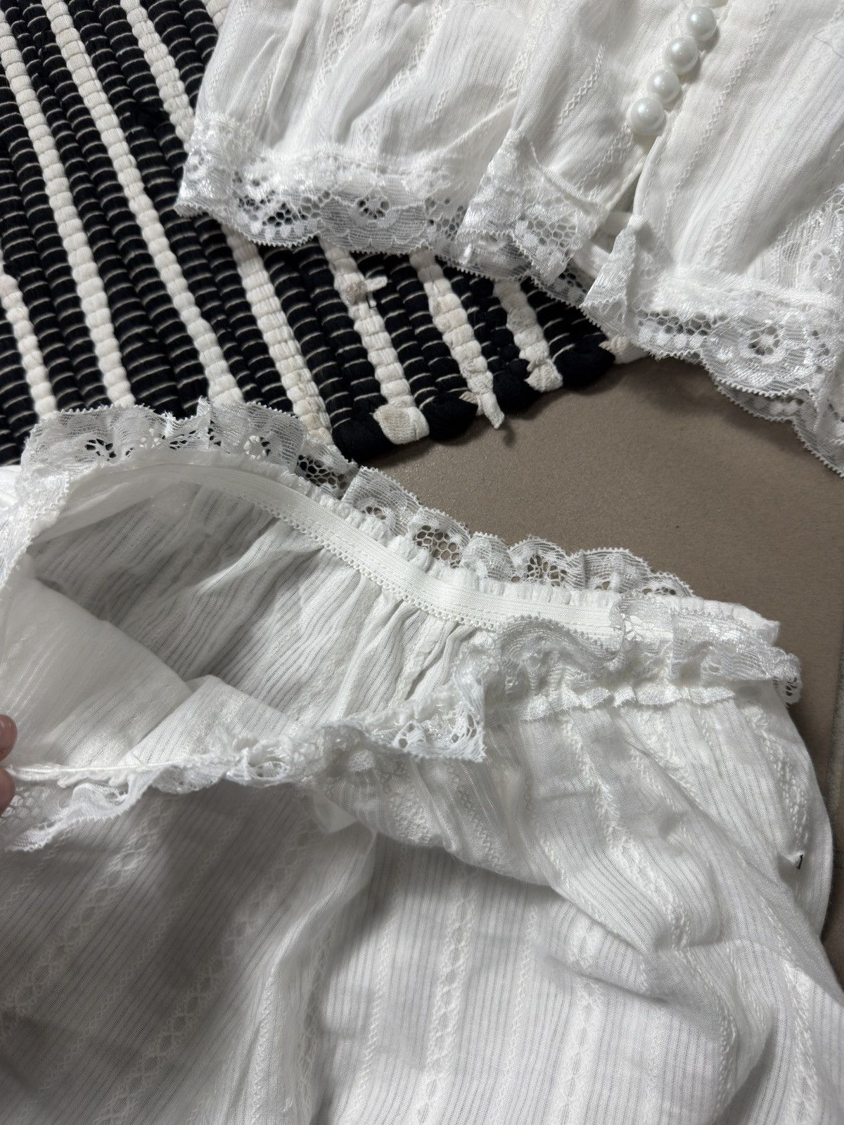 Other VINTAGE WHITE LACE SLEEPWEAR SET Size ONE SIZE - 5 Thumbnail
