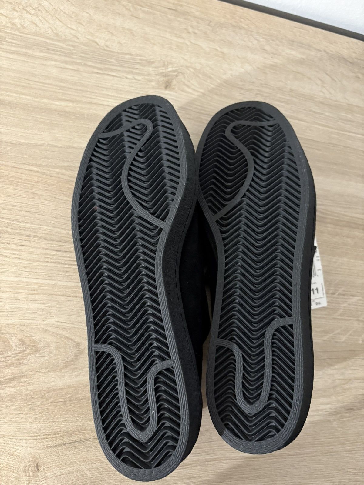 Yohji Yamamoto YOHJI YAMAMOTO Black Y-3 KURO Superstar Sneakers Size US 10 / EU 43 - 5 Thumbnail