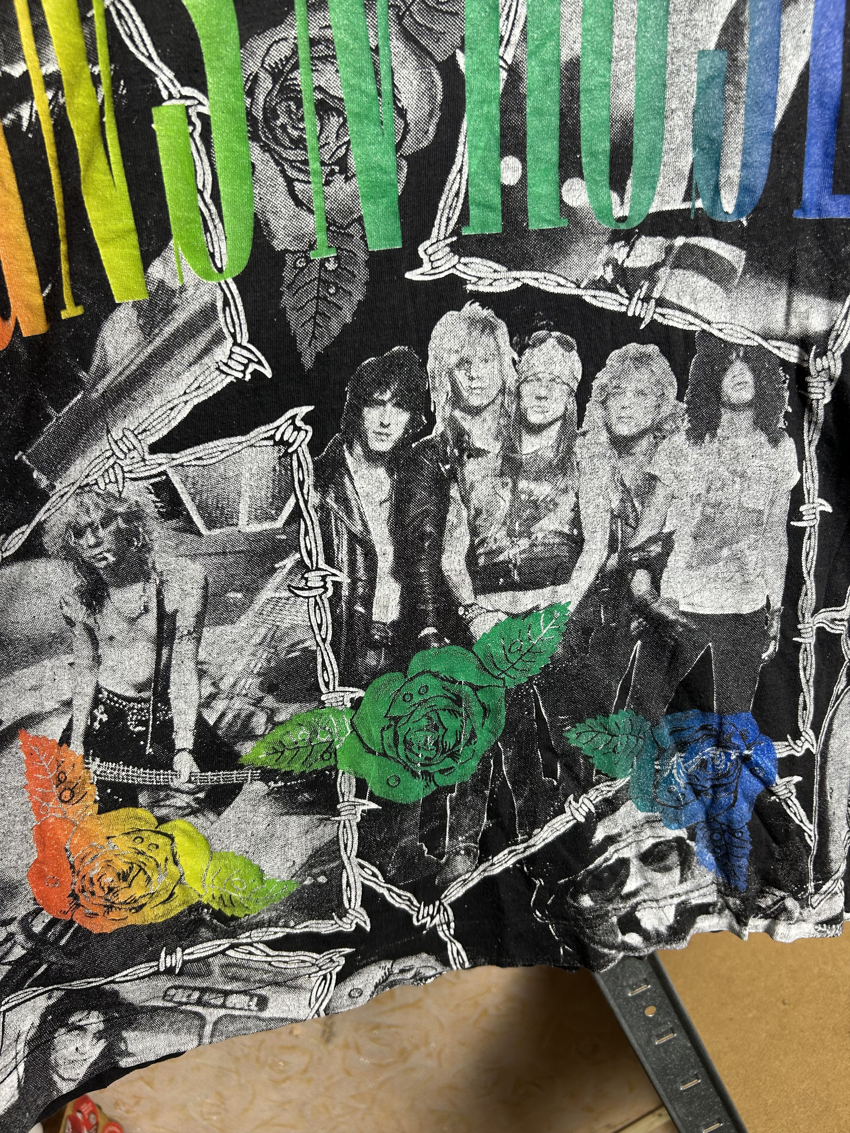 Band Tees Vintage 90s Guns n Roses All Over Print Rock Band T-shirt Size US L / EU 52-54 / 3 - 5 Thumbnail