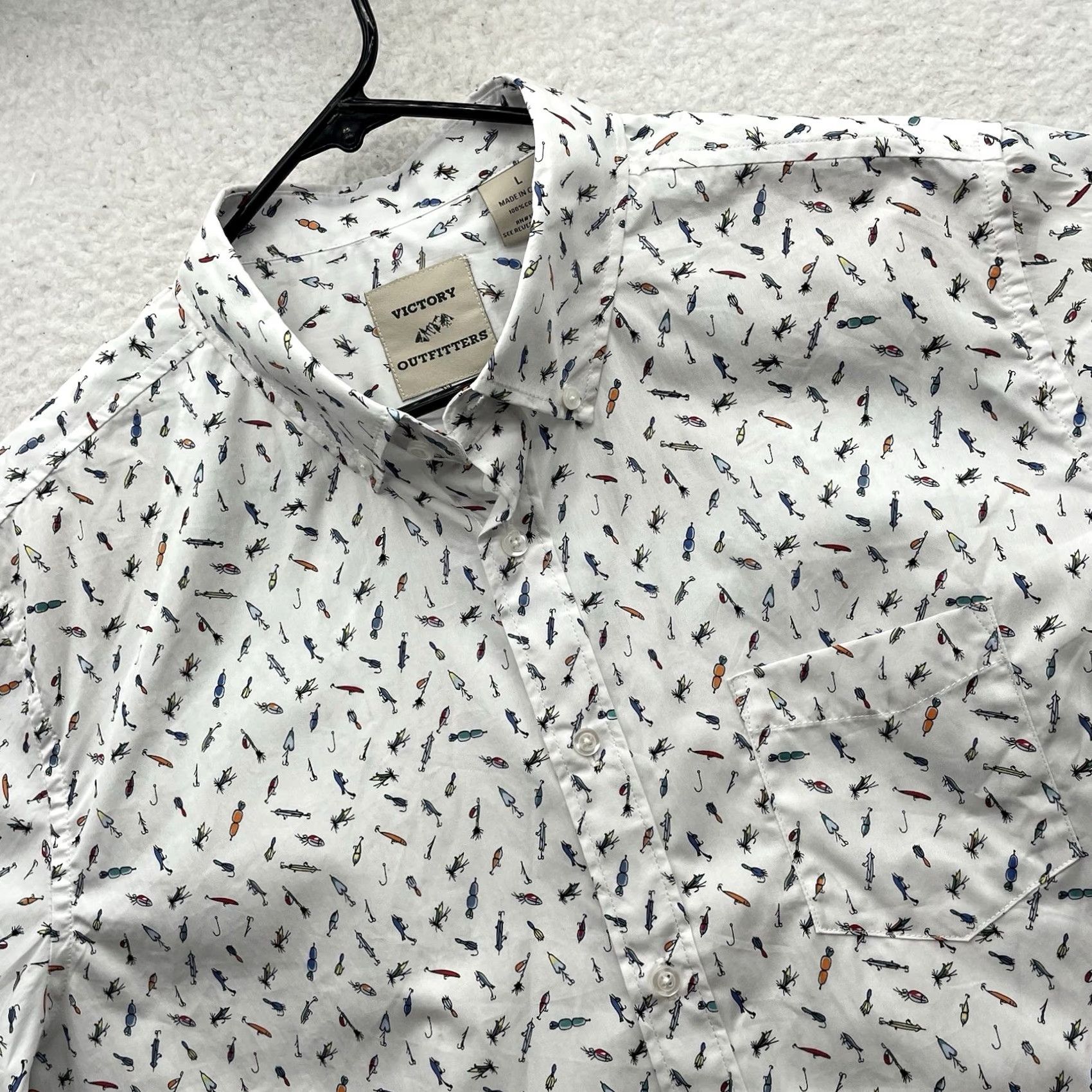 Vintage Victory Outfitters Shirt Mens L Fly Fishing Lure AOP Short Sleeve Button Collar Solid White Regular Cotton Casual Men Size US L / EU 52-54 / 3 - 2 Thumbnail