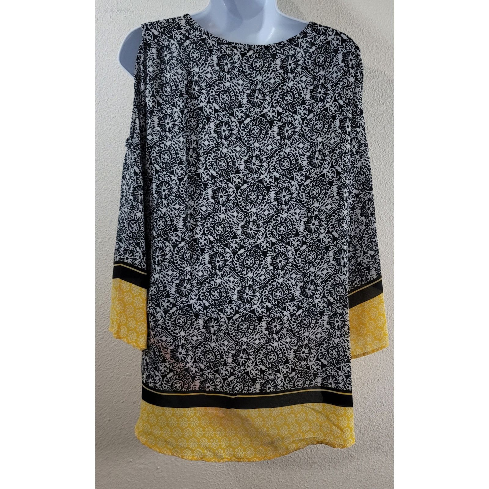 Other Cato Black White Yellow Floral Print Cold Shoulder Top Large Size L / US 10 / IT 46 - 3 Thumbnail