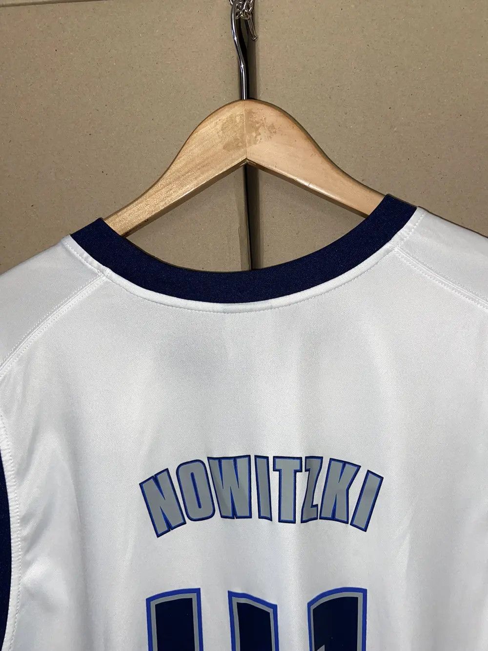 NBA VINTAGE NIKE NOWITZKY 41 BASKETBALL NBA JERSEY SHIRT USA Y2K Size US L / EU 52-54 / 3 - 6 Thumbnail