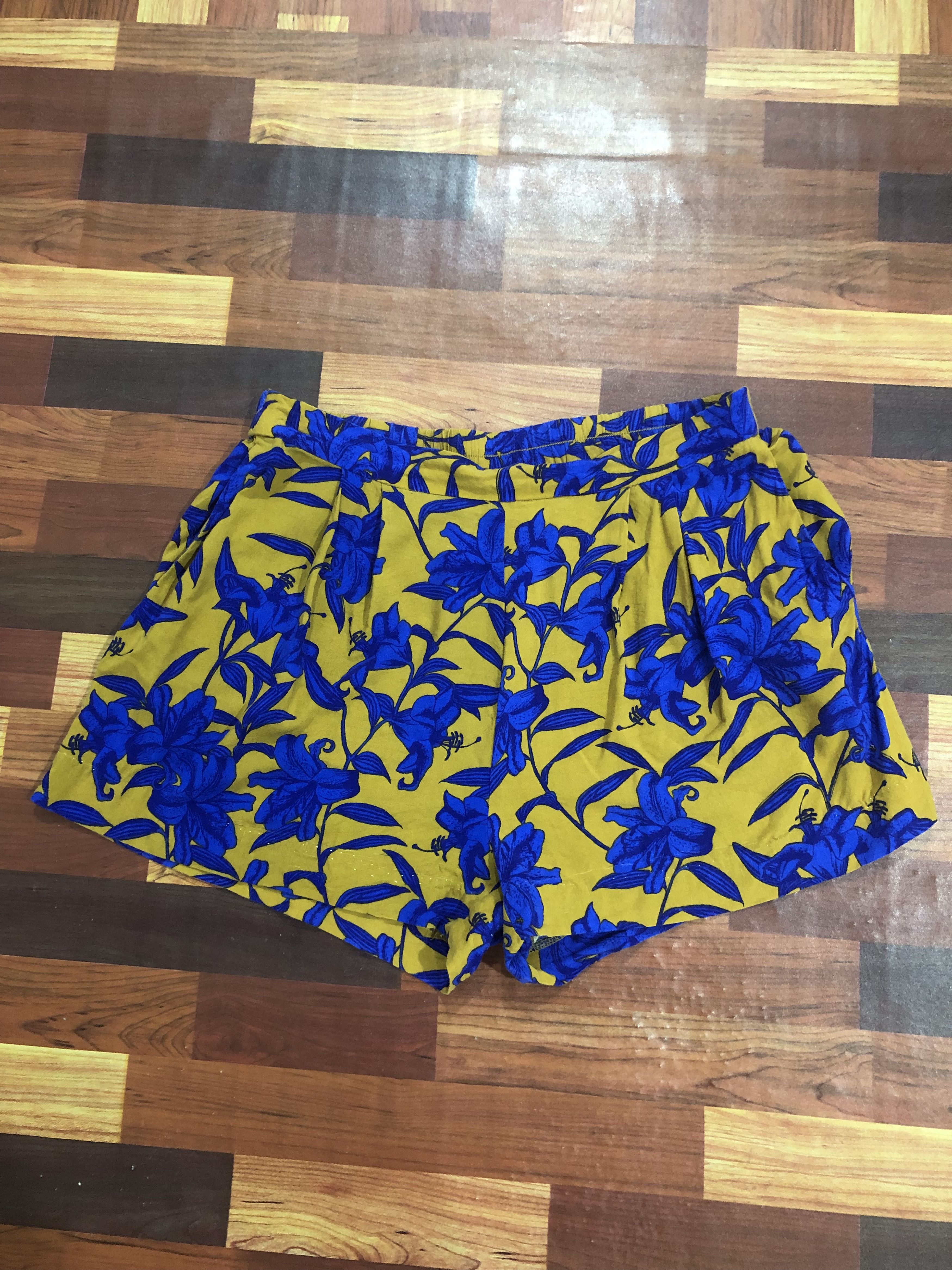 H&M H&M Floral Viscose Shorts Yellow Blue Summer Y2K Size US 32 / EU 48 - 1 Thumbnail