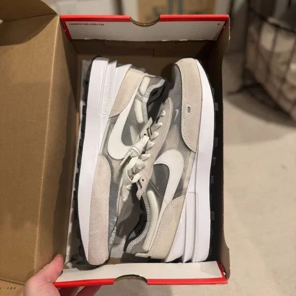 Nike *BRAND NEW* Nike Waffle One in Summit White size 11.5 Size US 11.5 / EU 44-45 - 7 Thumbnail