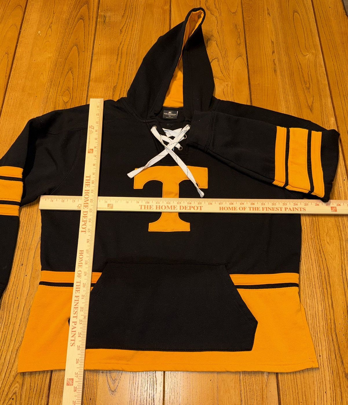 Colosseum Athletics Colosseum Men’s Black Tennessee Volunteers Hoodie Size XL Size US XL / EU 56 / 4 - 8 Thumbnail