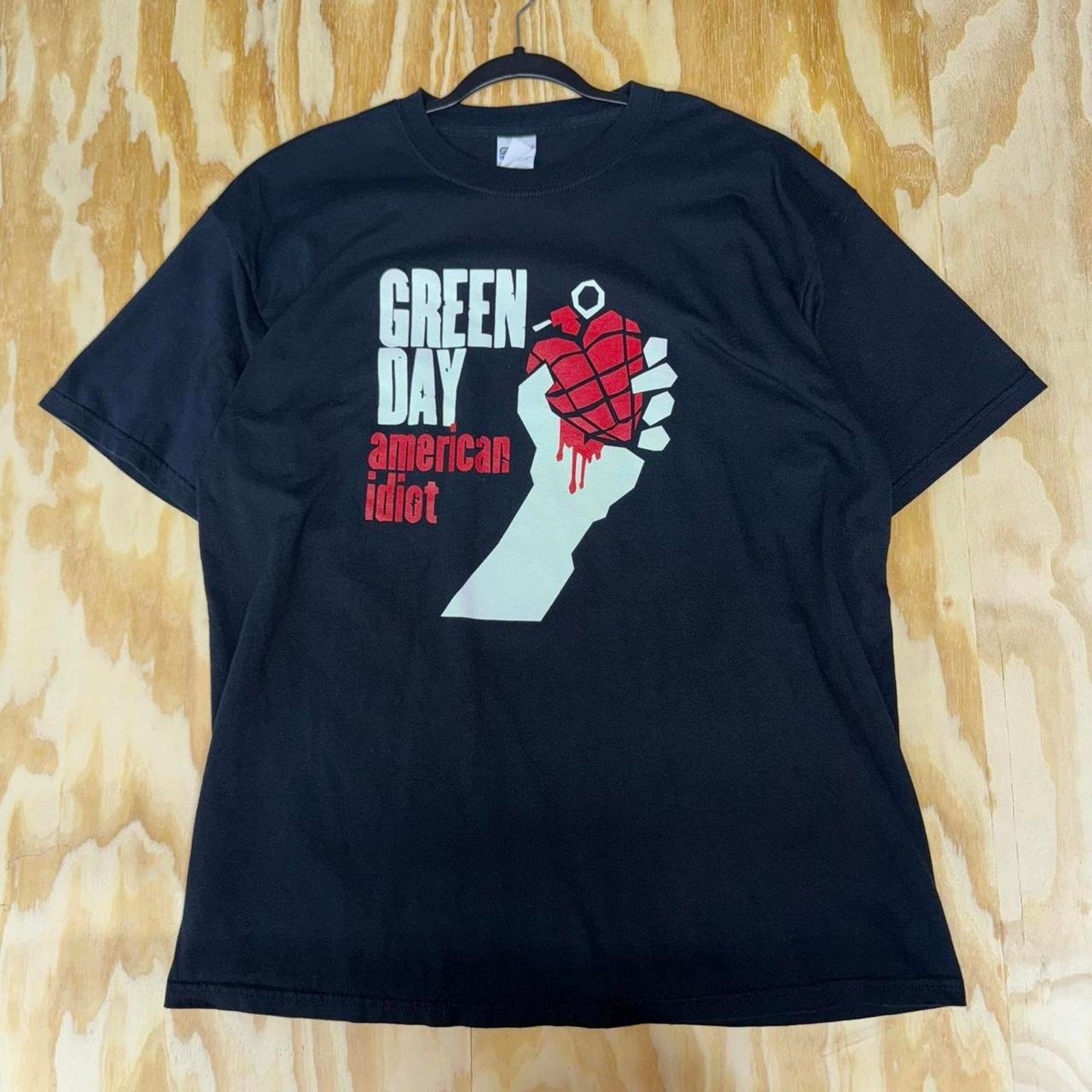 Gildan Vintage y2k green day american idiot album promo t-shirt Size US XL / EU 56 / 4 - 1 Thumbnail