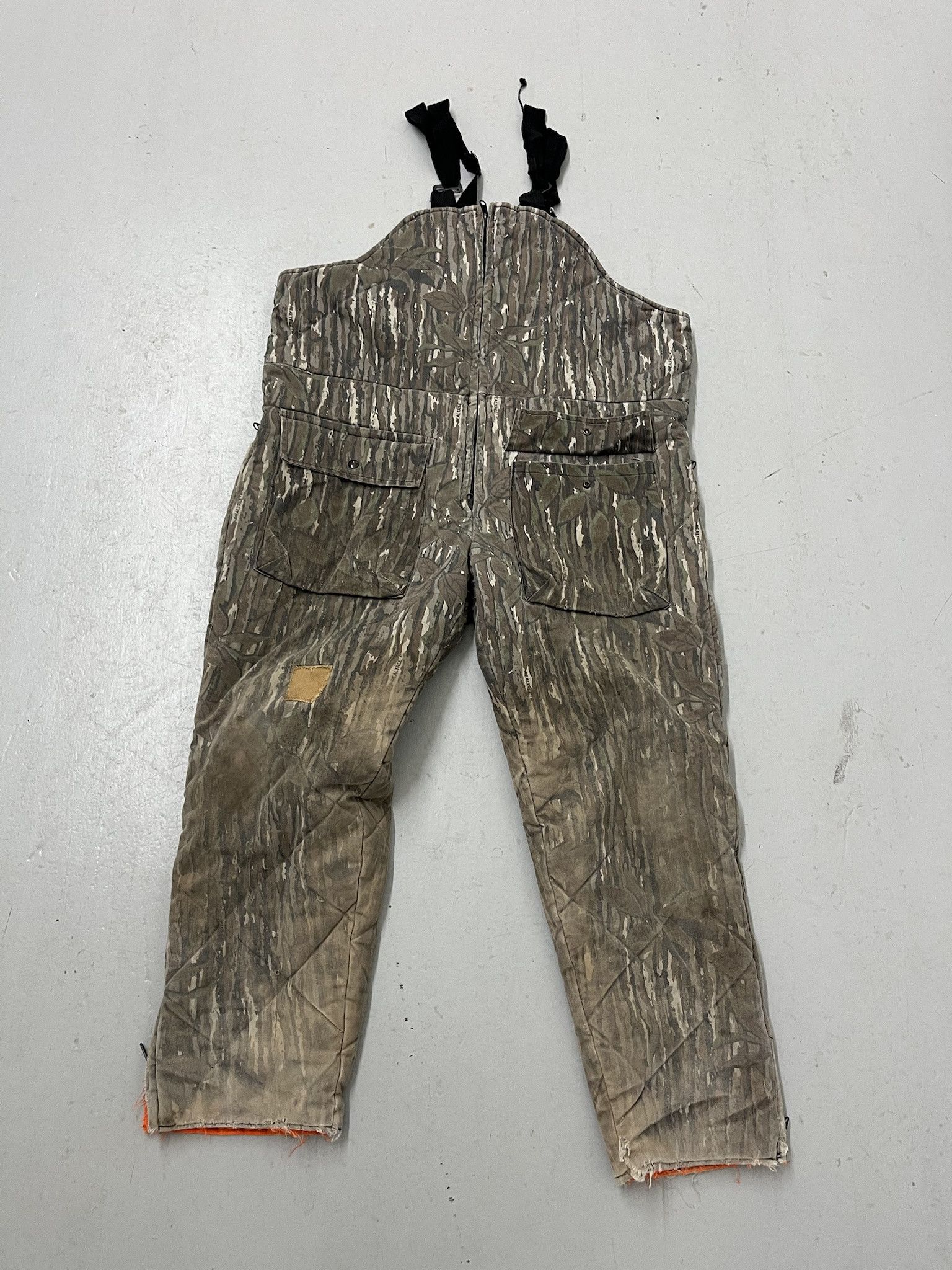 Carhartt × Vintage Vintage 1990s Realtree Revesible Orange Duck Camo Quilted Coverall Size XL Size US XL / EU 56 / 4 - 1 Thumbnail