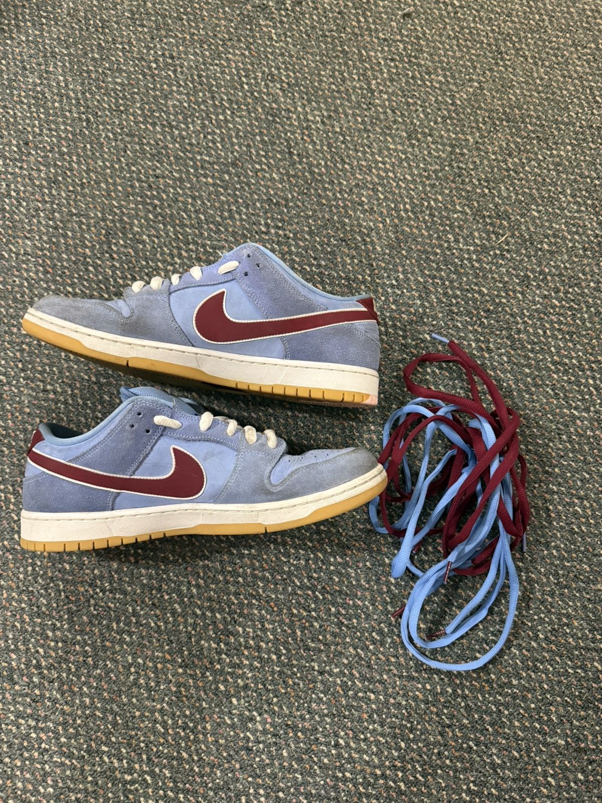 Nike Nike sb dunk low phillies Size US 12 / EU 45 - 1 Thumbnail